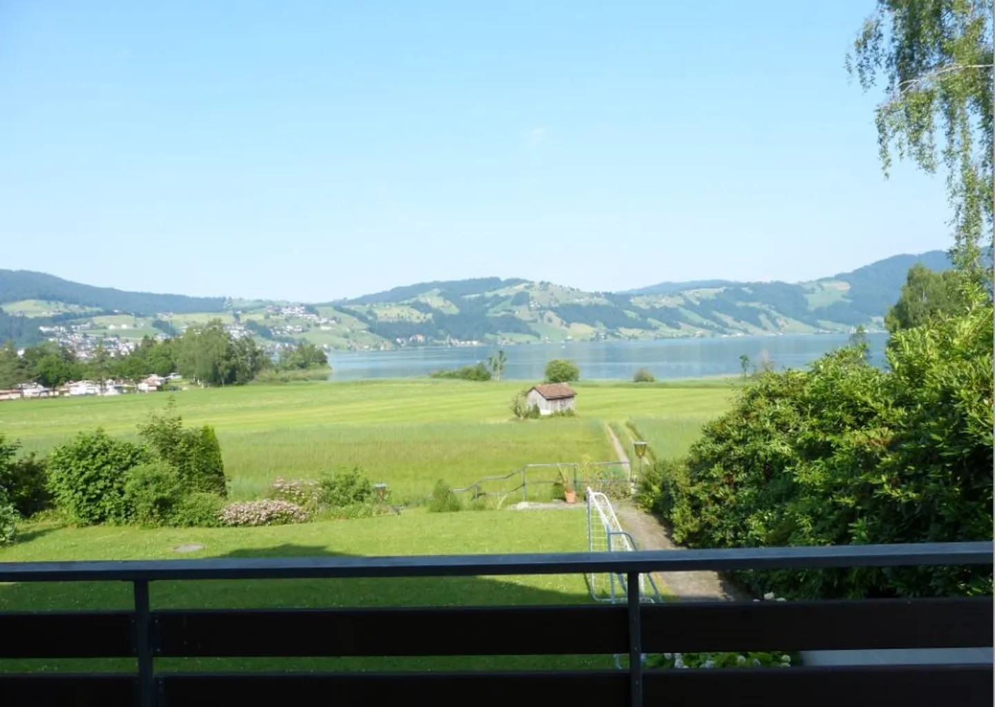 Casa di 5,5 stanze con appartamento di 3,5 stanze e vista mozzafiato - Foto 2 di 10
