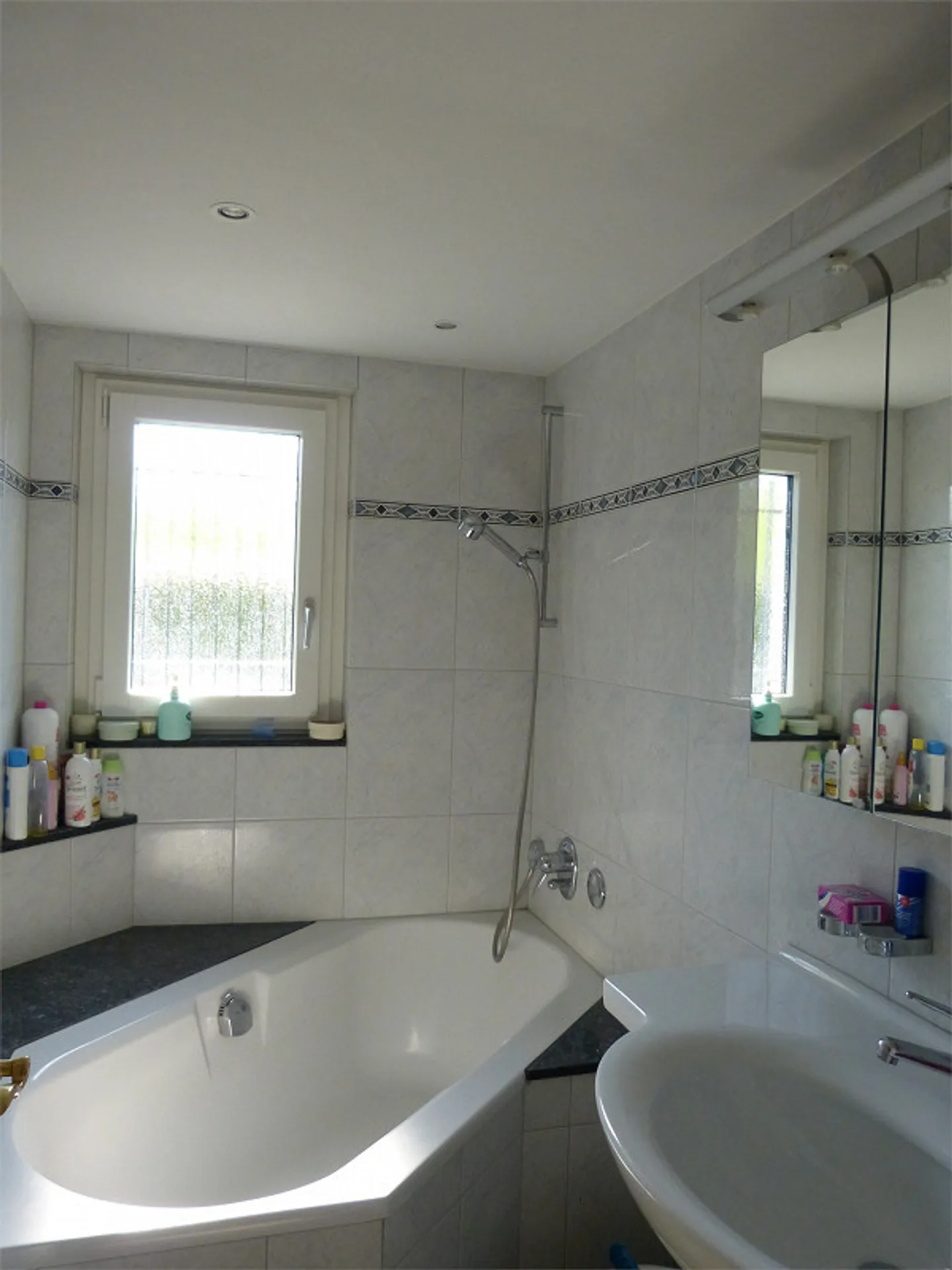 Casa di 5,5 stanze con appartamento di 3,5 stanze e vista mozzafiato - Foto 3 di 10