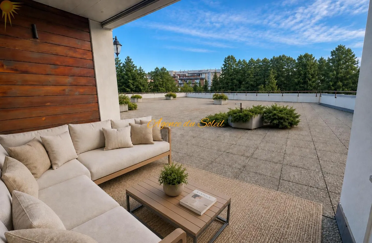 Cornice ideale per questo luminoso appartamento angolare di 5,5 stanze con grande terrazza esposta a sud! - Foto 1 di 13