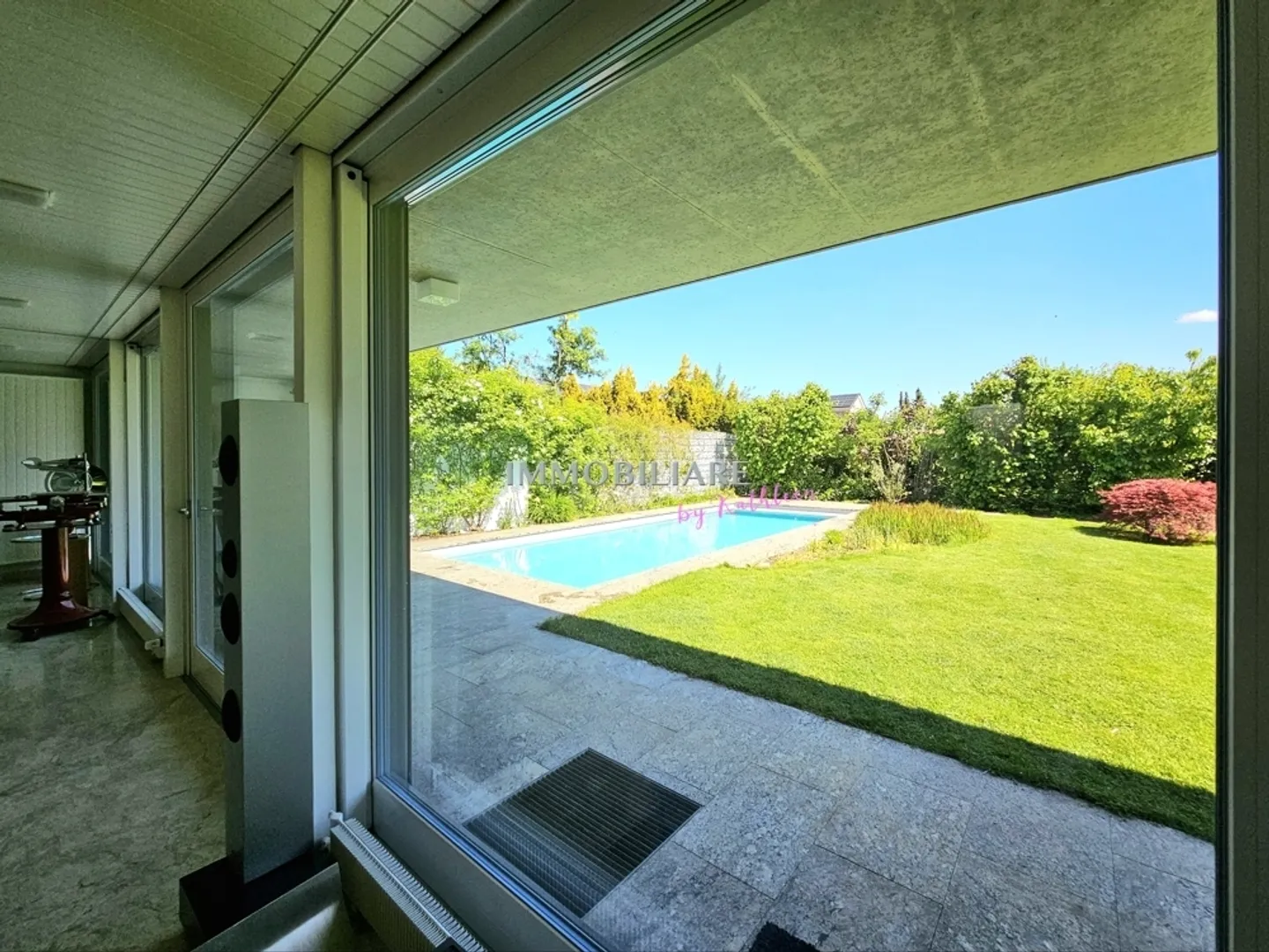 Luxury Architect Villa: Renovated, Maximum Comfort with Minimal Maintenance - Photo 4 of 13