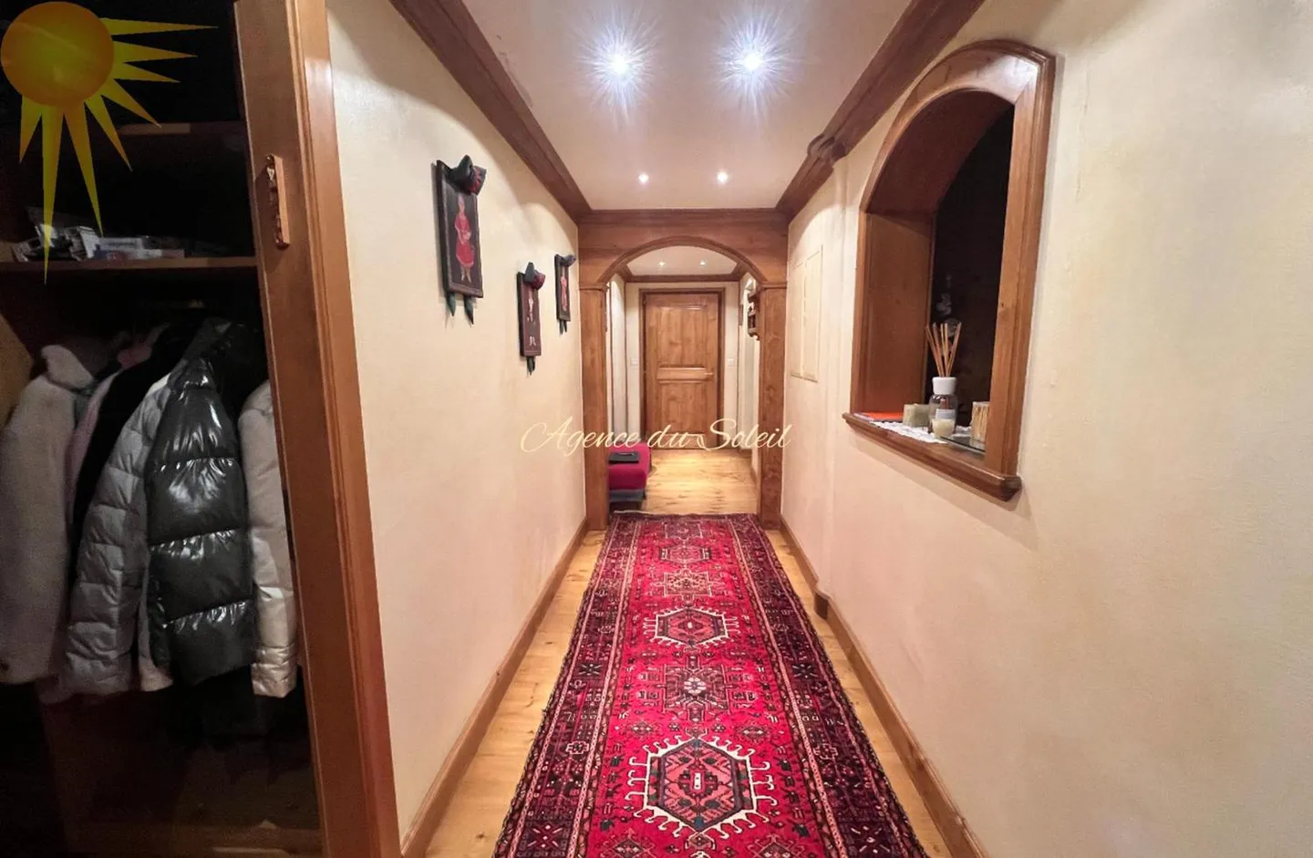 Cornice ideale per questo luminoso appartamento angolare di 5,5 stanze con grande terrazza esposta a sud! - Foto 8 di 13