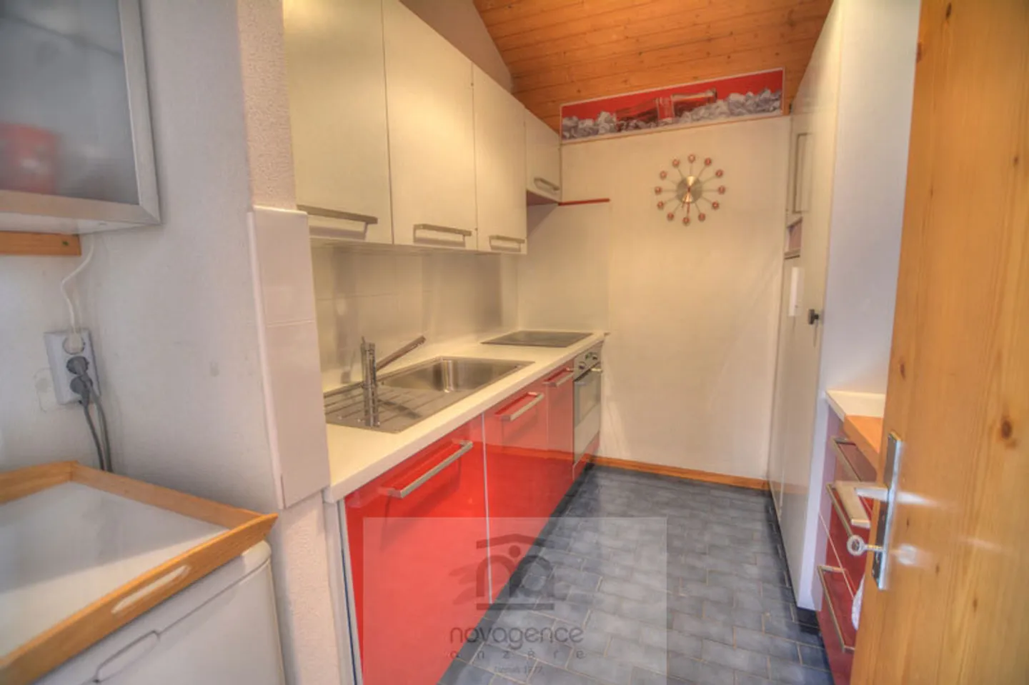 Charming Apartment with Mountain View - Photo 6 of 10