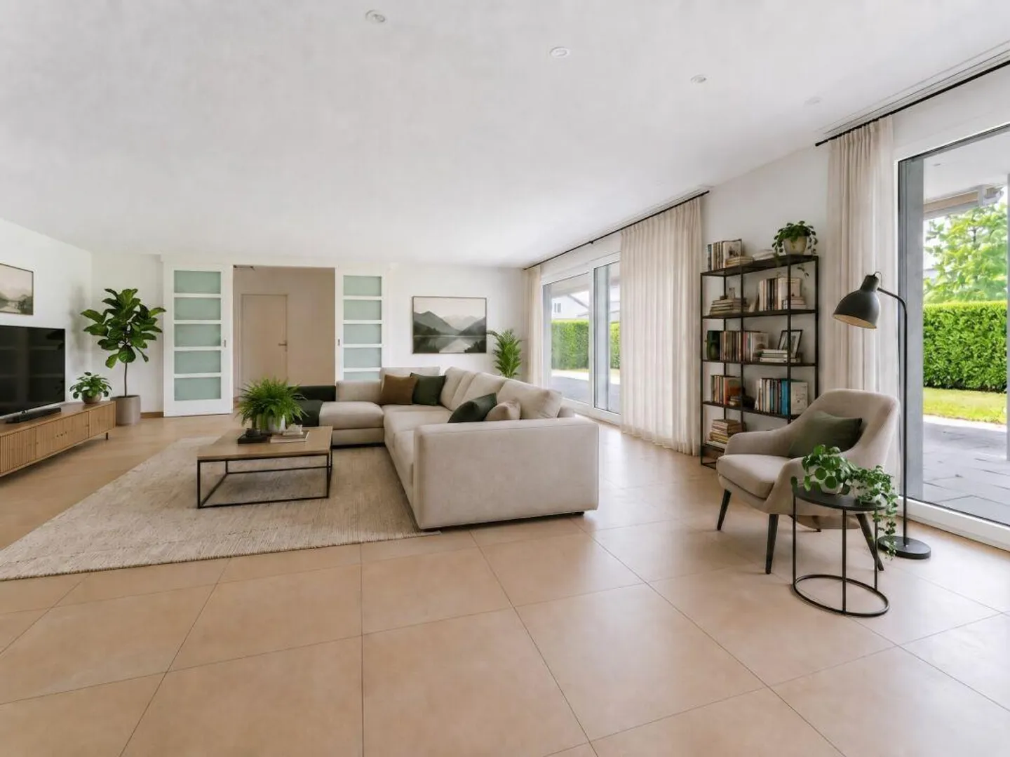 Es Paradies: 6 ½-Room Garden Apartment with Plenty of Space - Photo 4 of 12