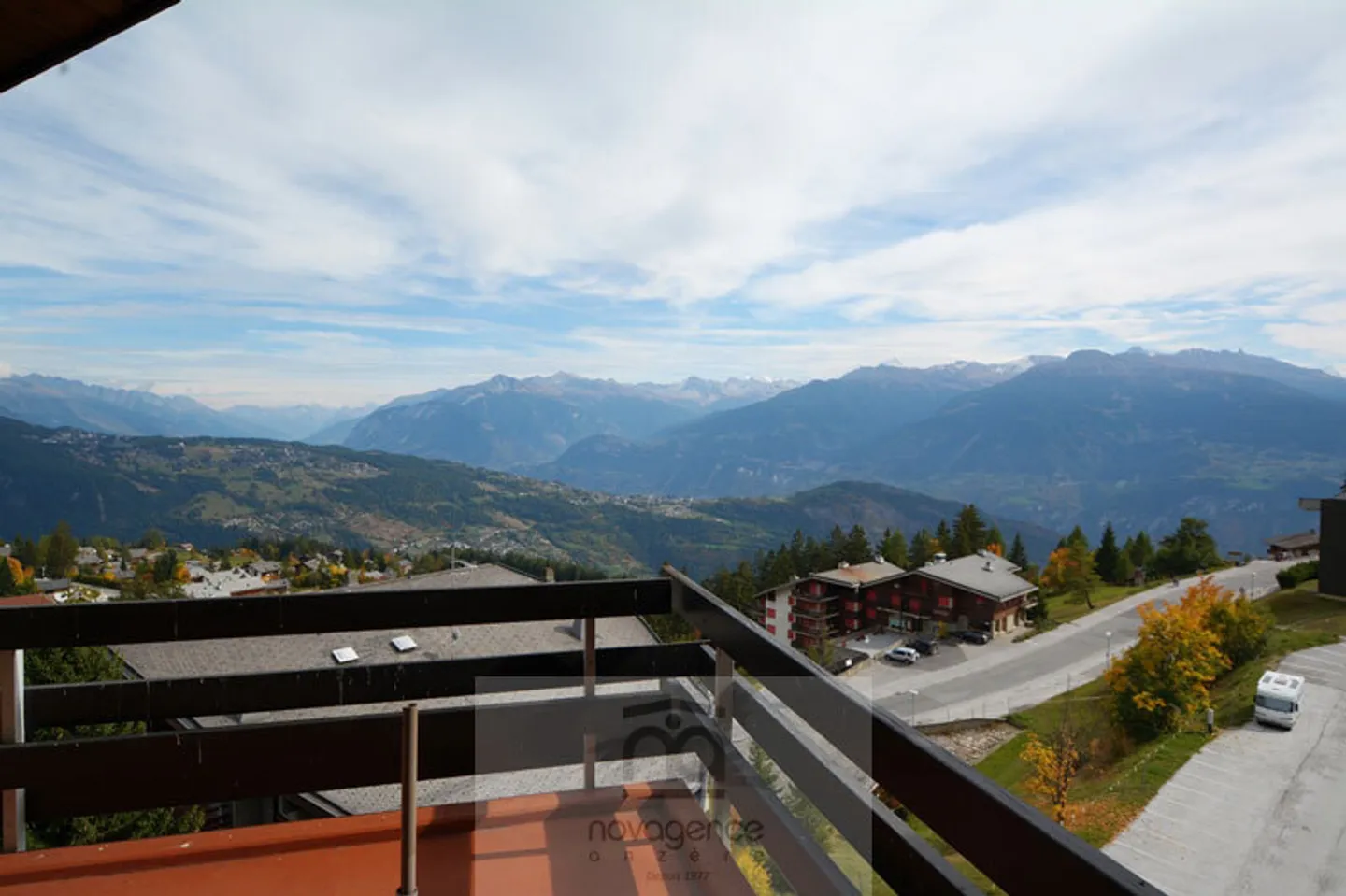 Charming Apartment with Mountain View - Photo 9 of 10