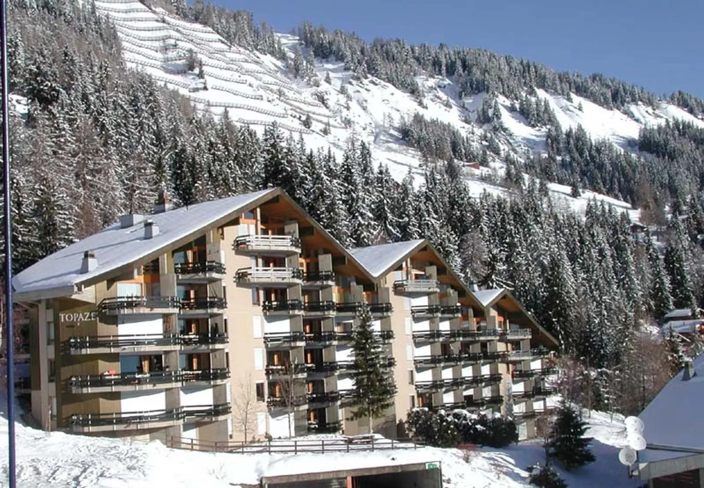 Charming Apartment with Mountain View - Photo 10 of 10