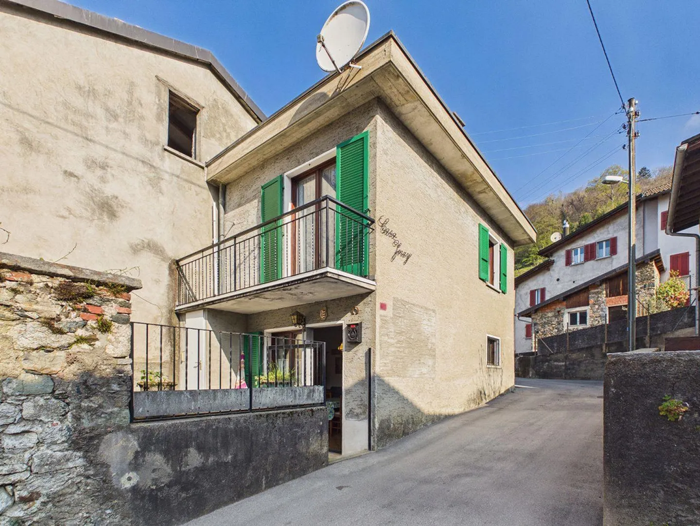 Core house with courtyard and possibility of elevation - Photo 1 of 16