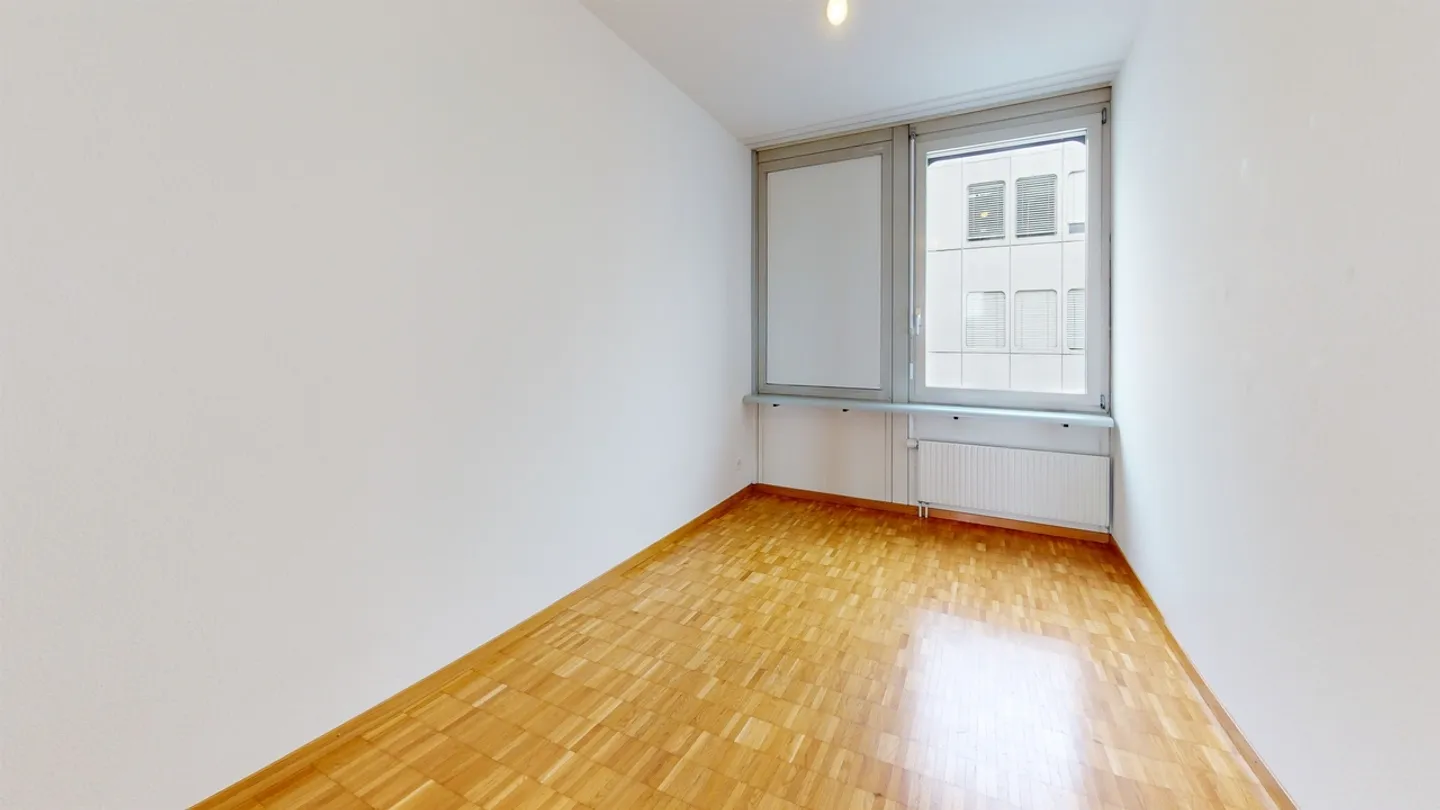 Quaranta passi dalla stazione Westbahnhof di Solothurn! - Foto 6 di 10