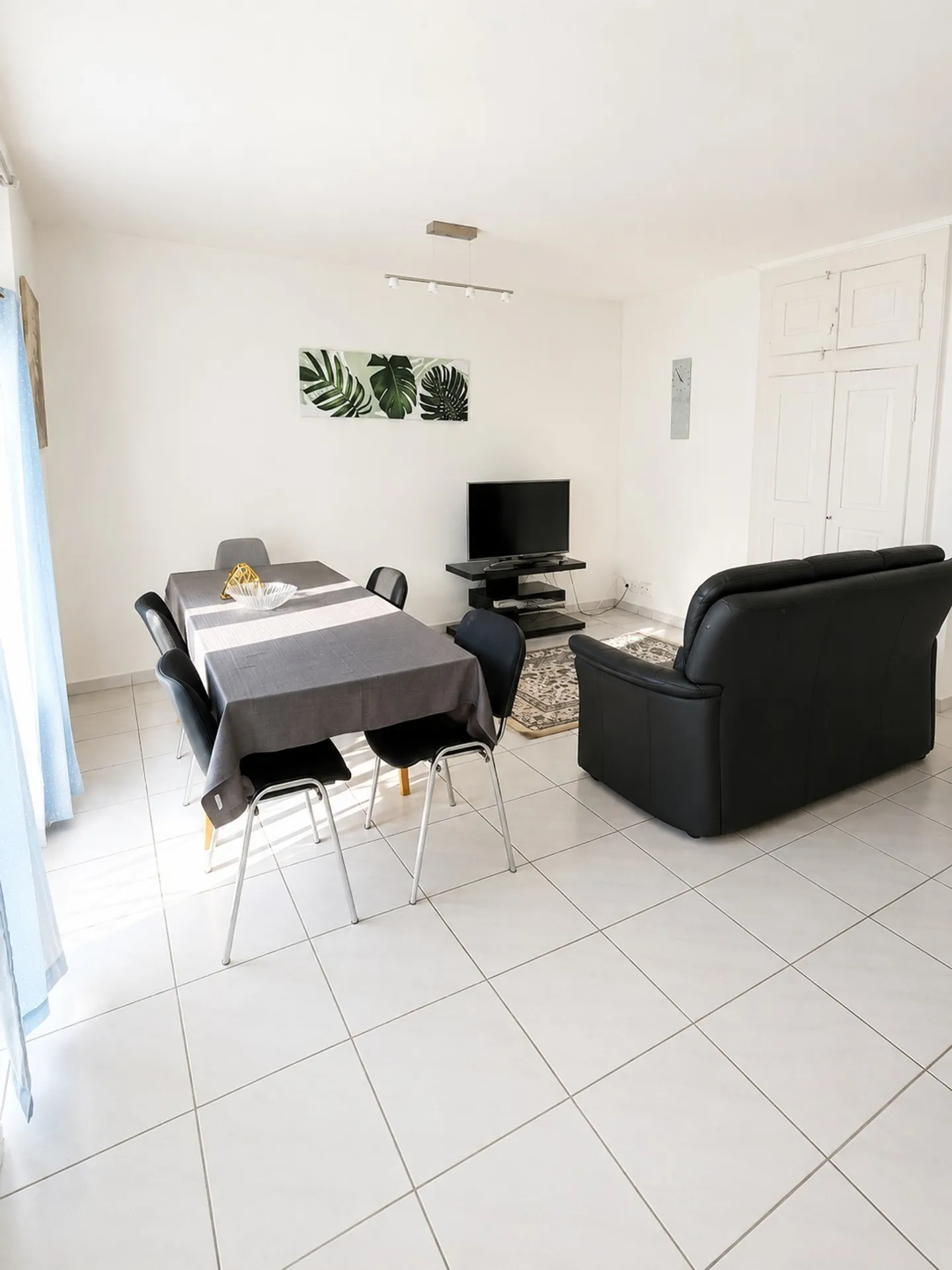 Stylish 3.5-Room Business Apartment - Photo 1 of 13