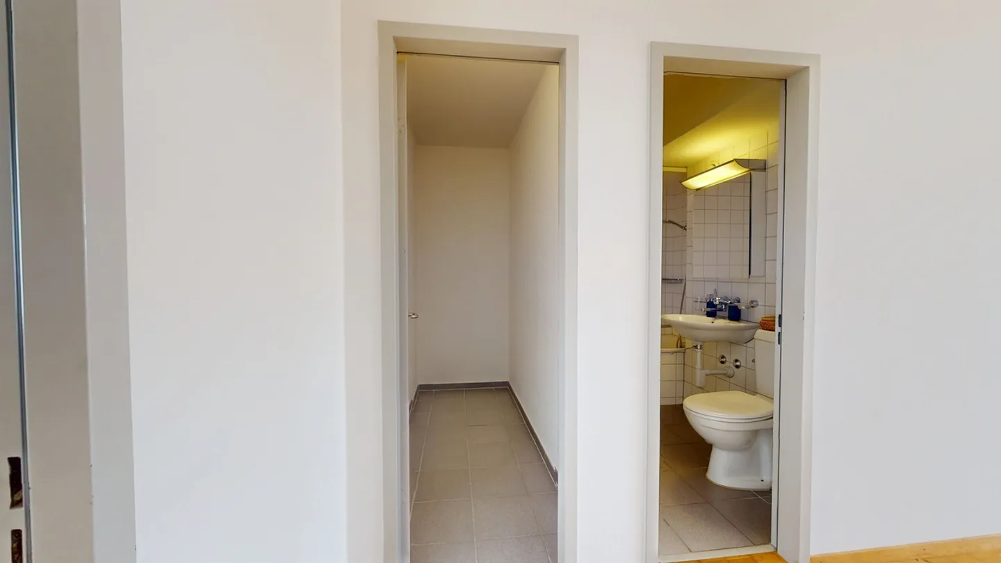 Quaranta passi dalla stazione Westbahnhof di Solothurn! - Foto 8 di 10