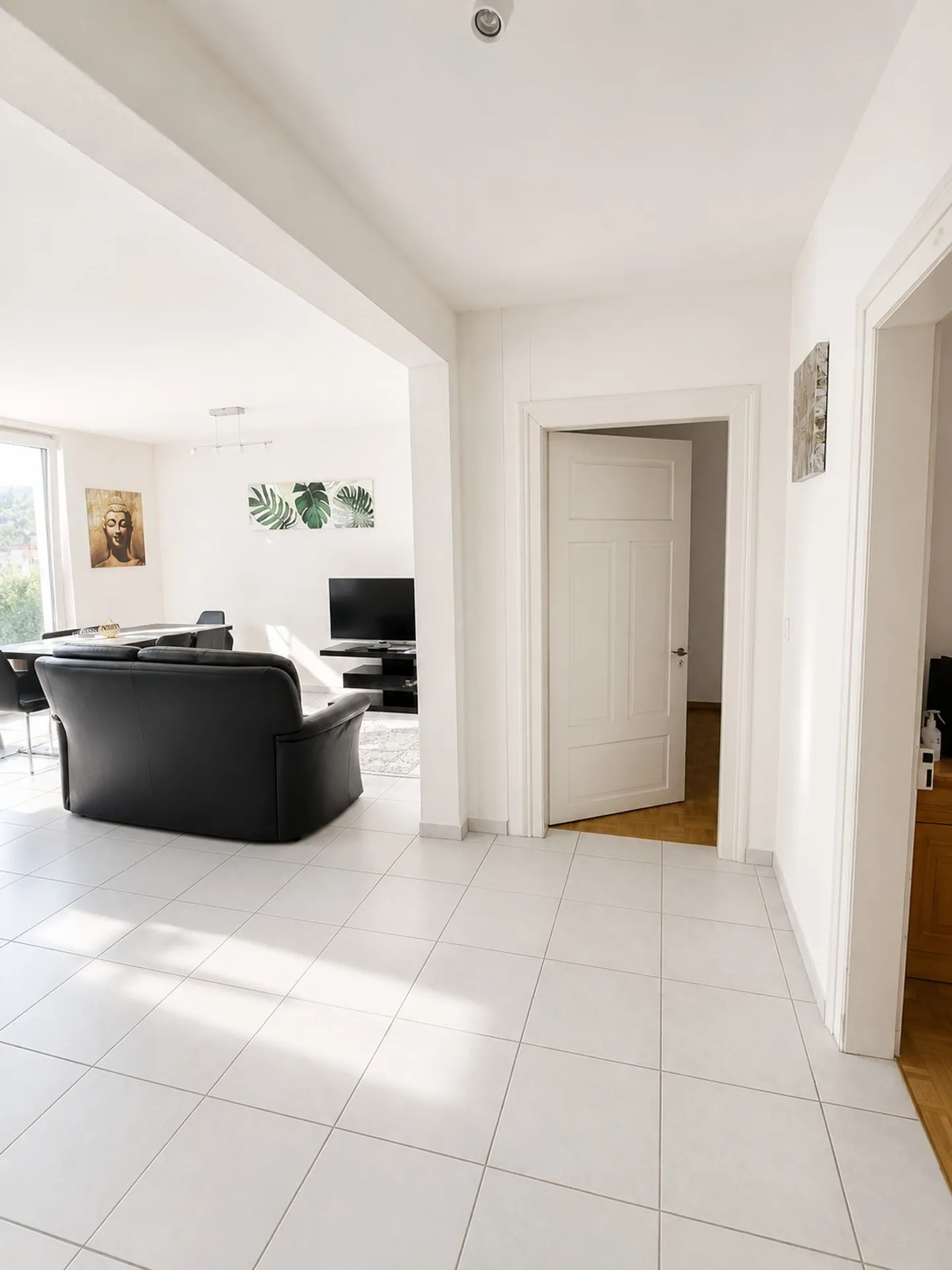 Stylish 3.5-Room Business Apartment - Photo 4 of 13