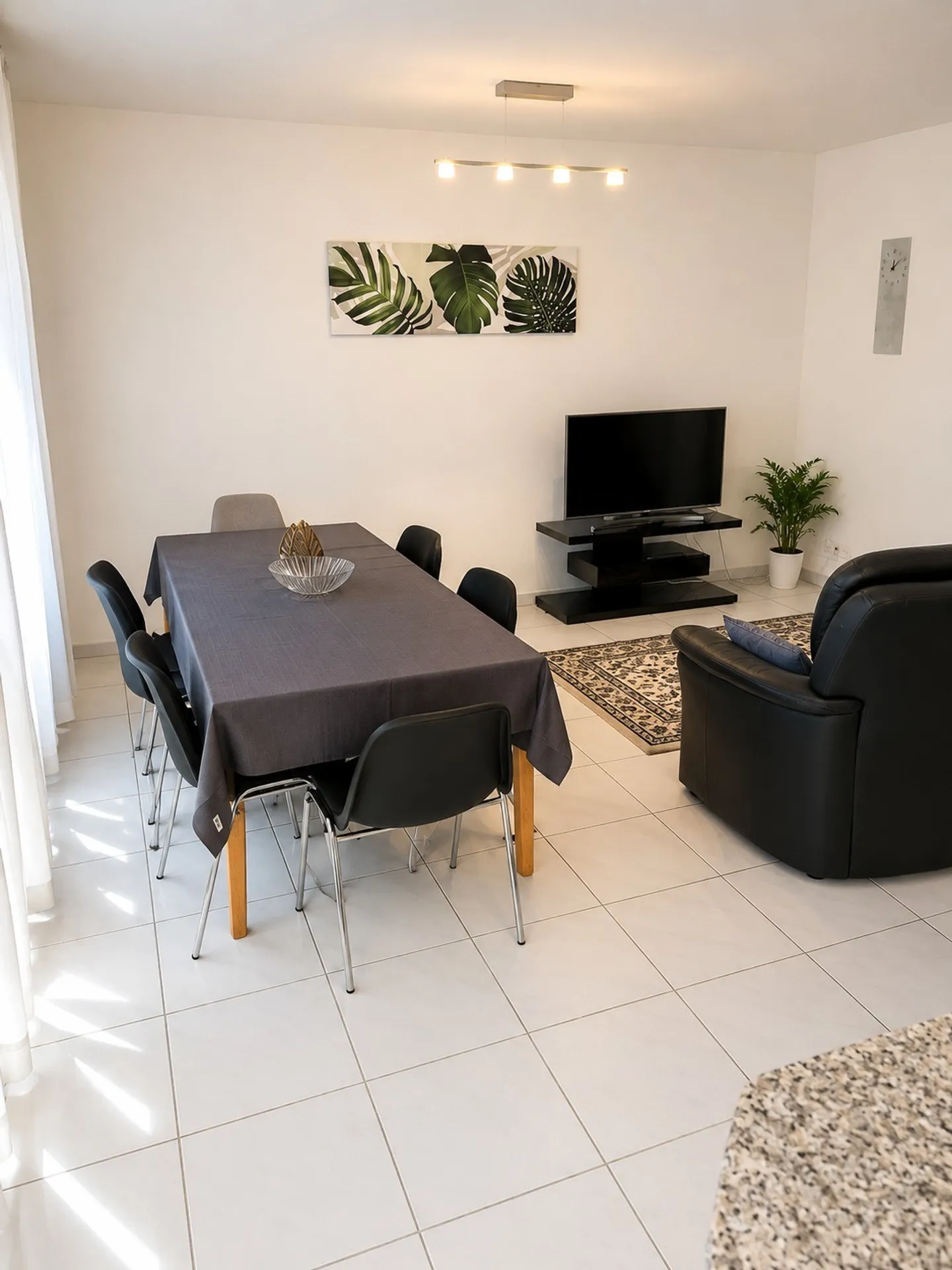 Stylish 3.5-Room Business Apartment - Photo 5 of 13