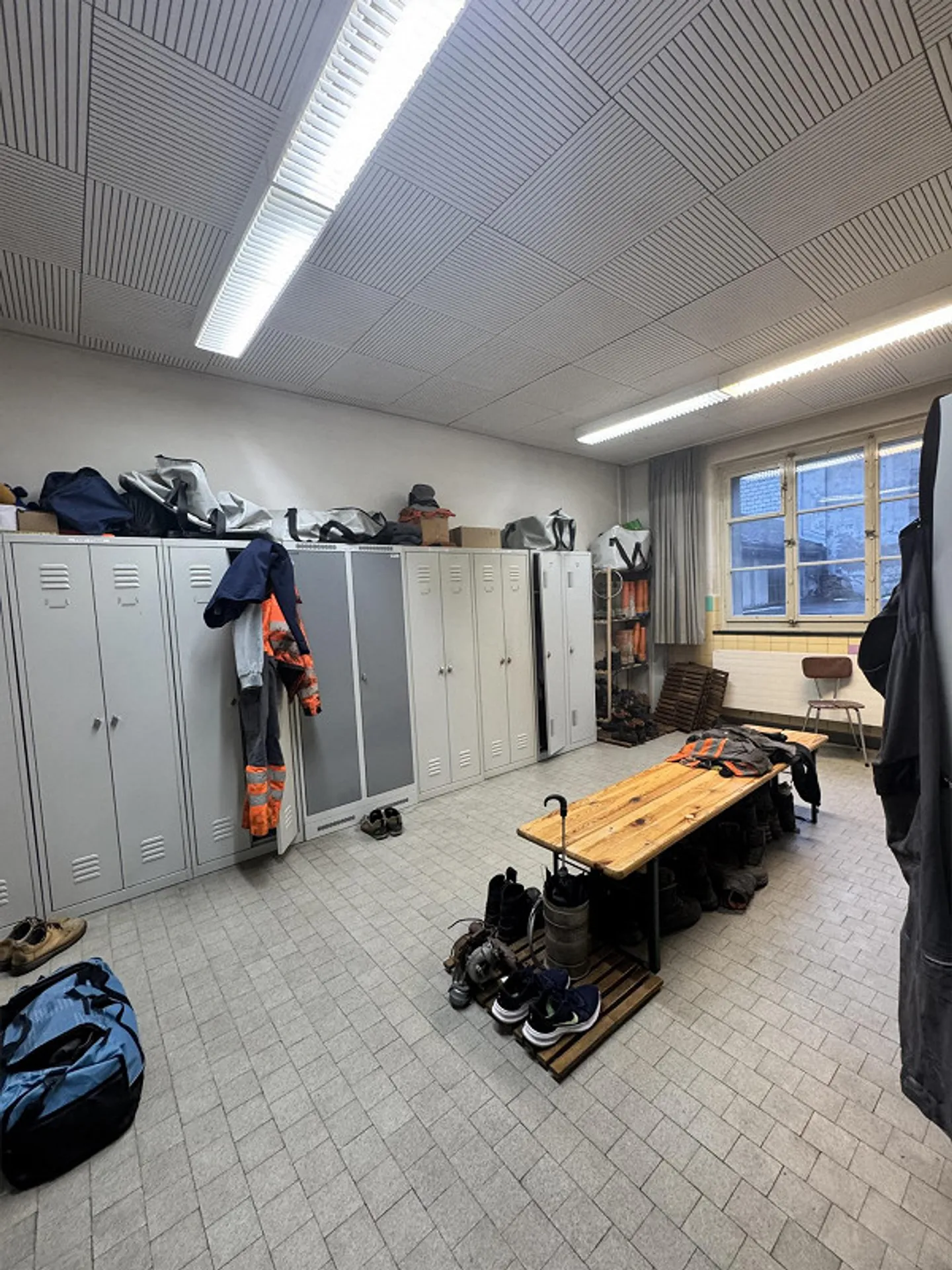 Flexible Büro- und Lagerräume im Obergeschoss zu vermieten - Photo 2 of 16