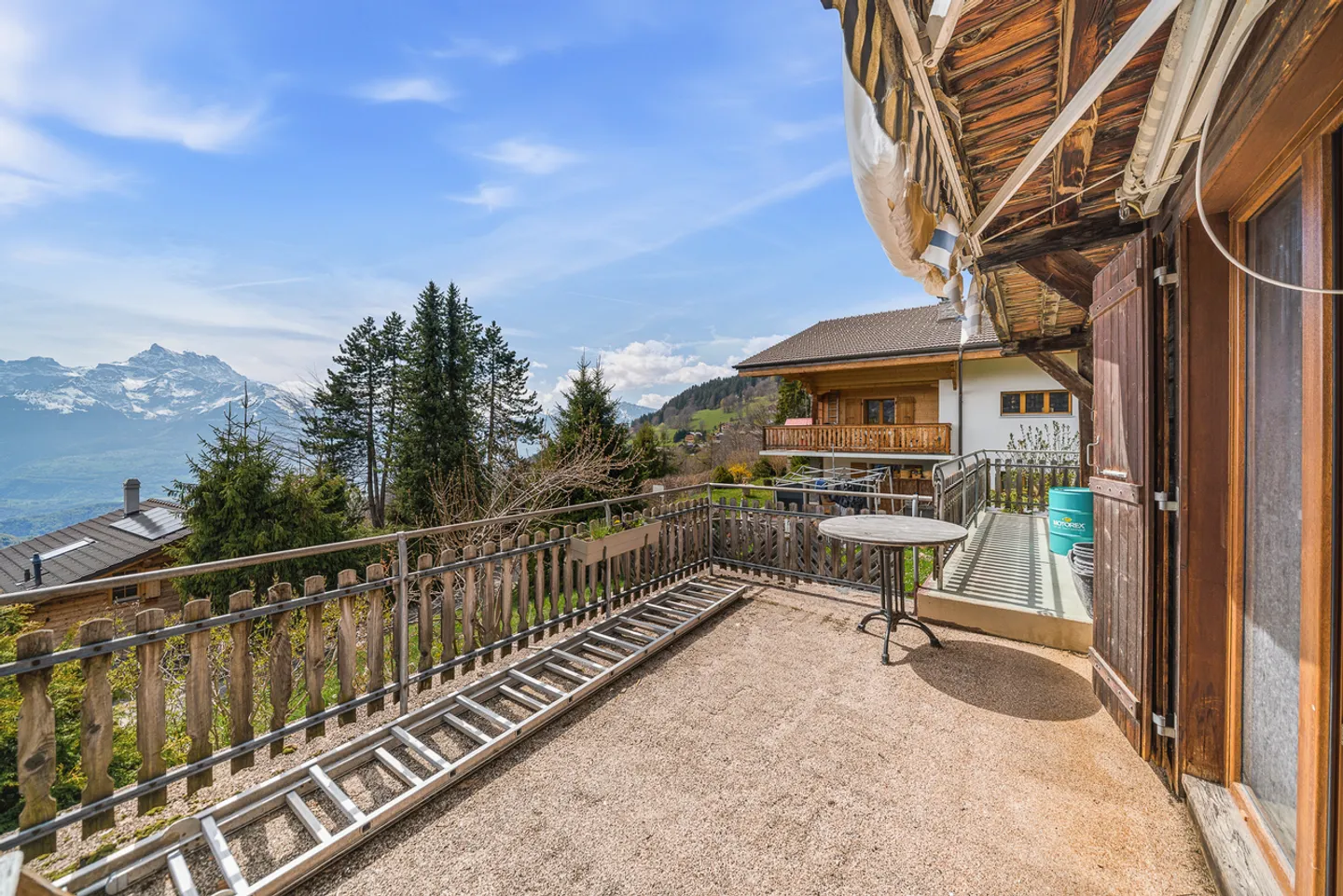 Chalet avec potentiel d'investissement - Photo 3 sur 25