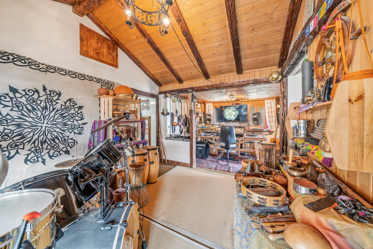 Chalet avec potentiel d'investissement - Photo 10 sur 25