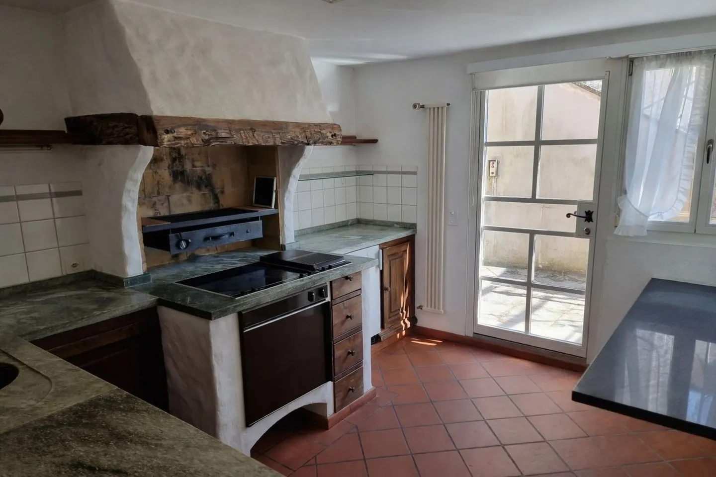 “La Graziosa” Ticino elegance, blooming garden and the blue of the lake, as far as the eye can see - Photo 3 of 14