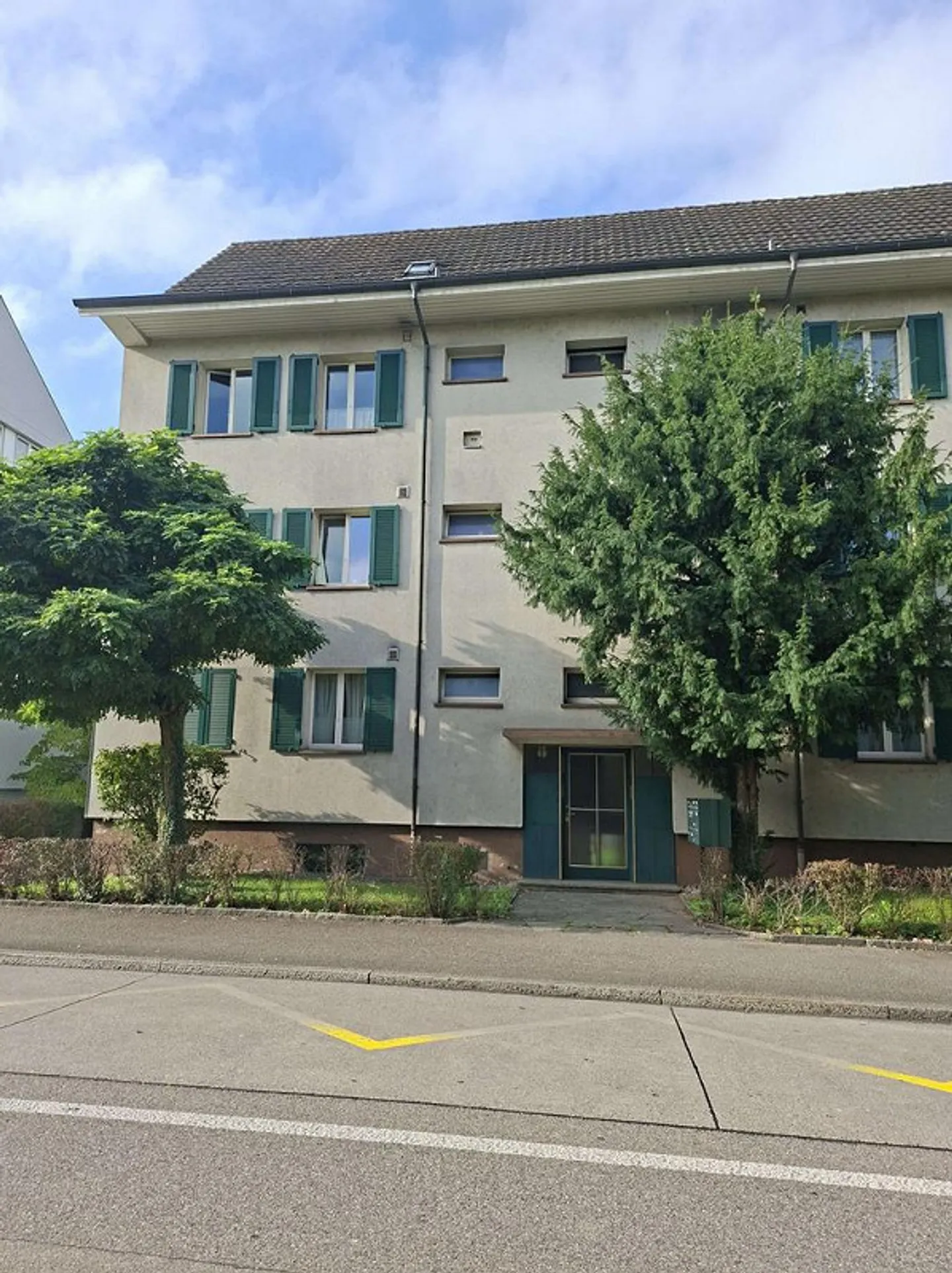 Renovated 2-room apartment in a central location in Riehen - Photo 1 of 4