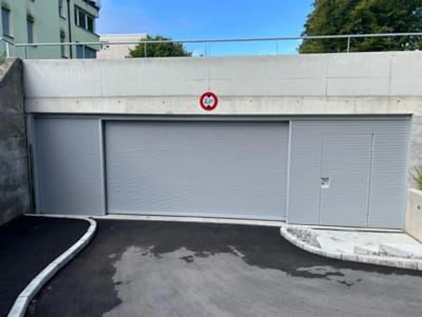 Se garer sans soucis / Votre garage à Zollikofen vous attend - Photo 4 sur 5