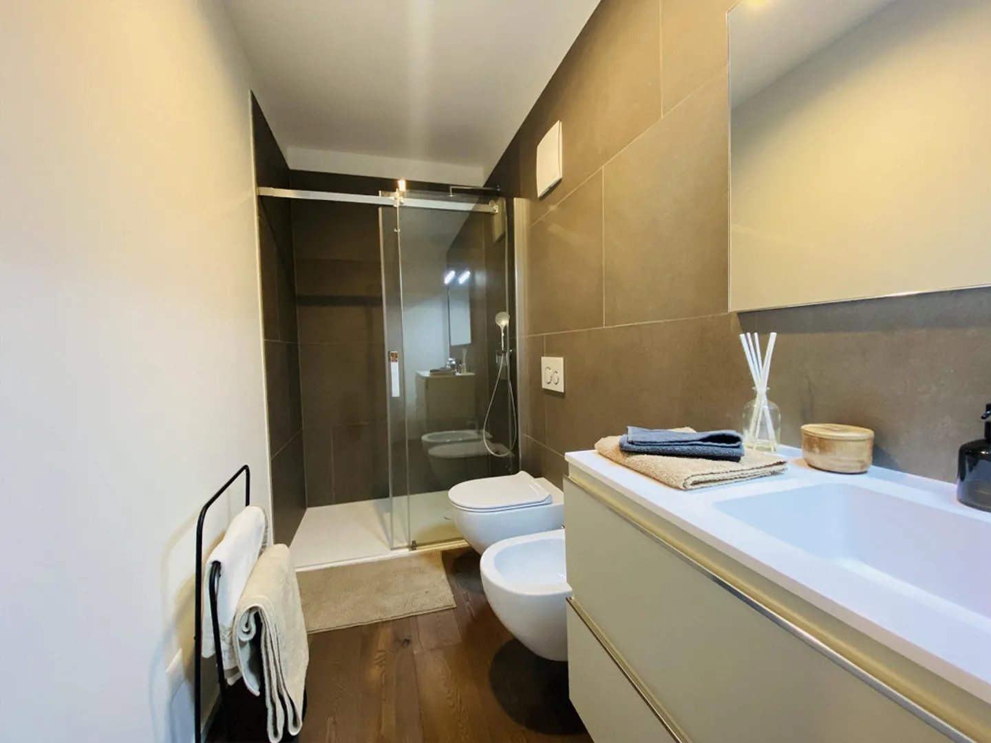 NEUE 3.5-ZIMMER-WOHNUNG MIT TERRASSE UND GARTEN - Foto 10 von 13