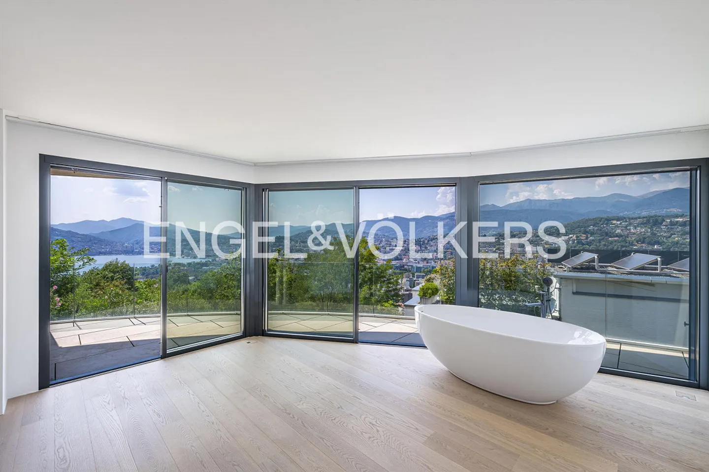 Villa soleggiata con piscina - Foto 7 di 13
