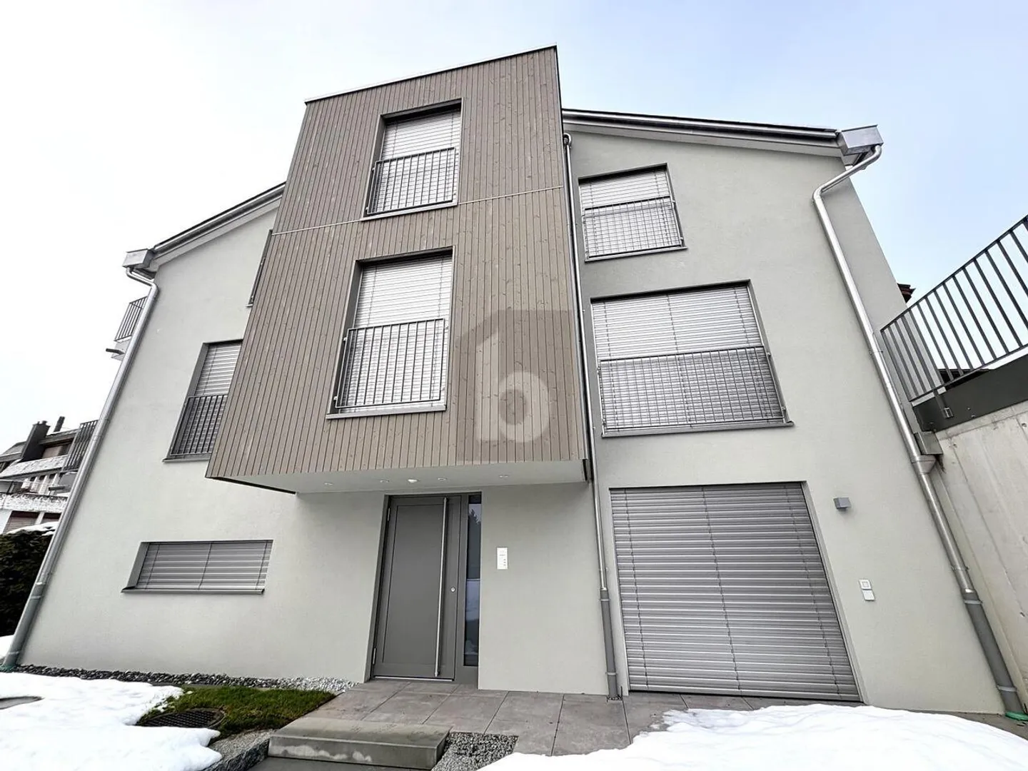 HAUTE QUALITÉ, PREMIÈRE UTILISATION, PROCHE DE LA NATURE AVEC VUE SUR LE LAC - Photo 2 sur 6