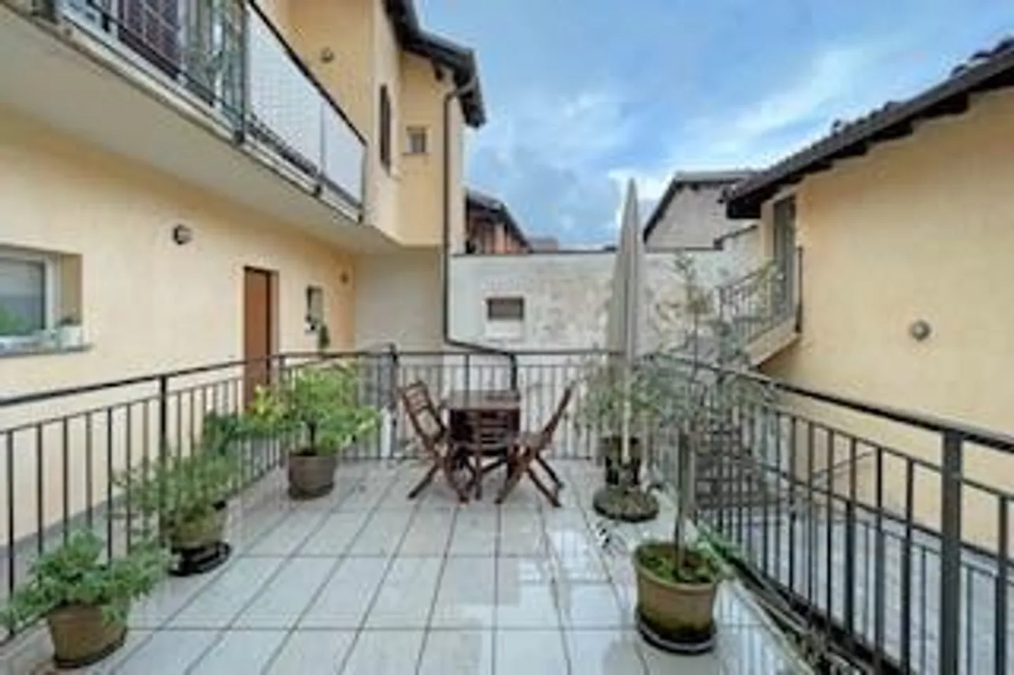 Appartamento Moderno Vicino al Lago - Foto 1 di 11