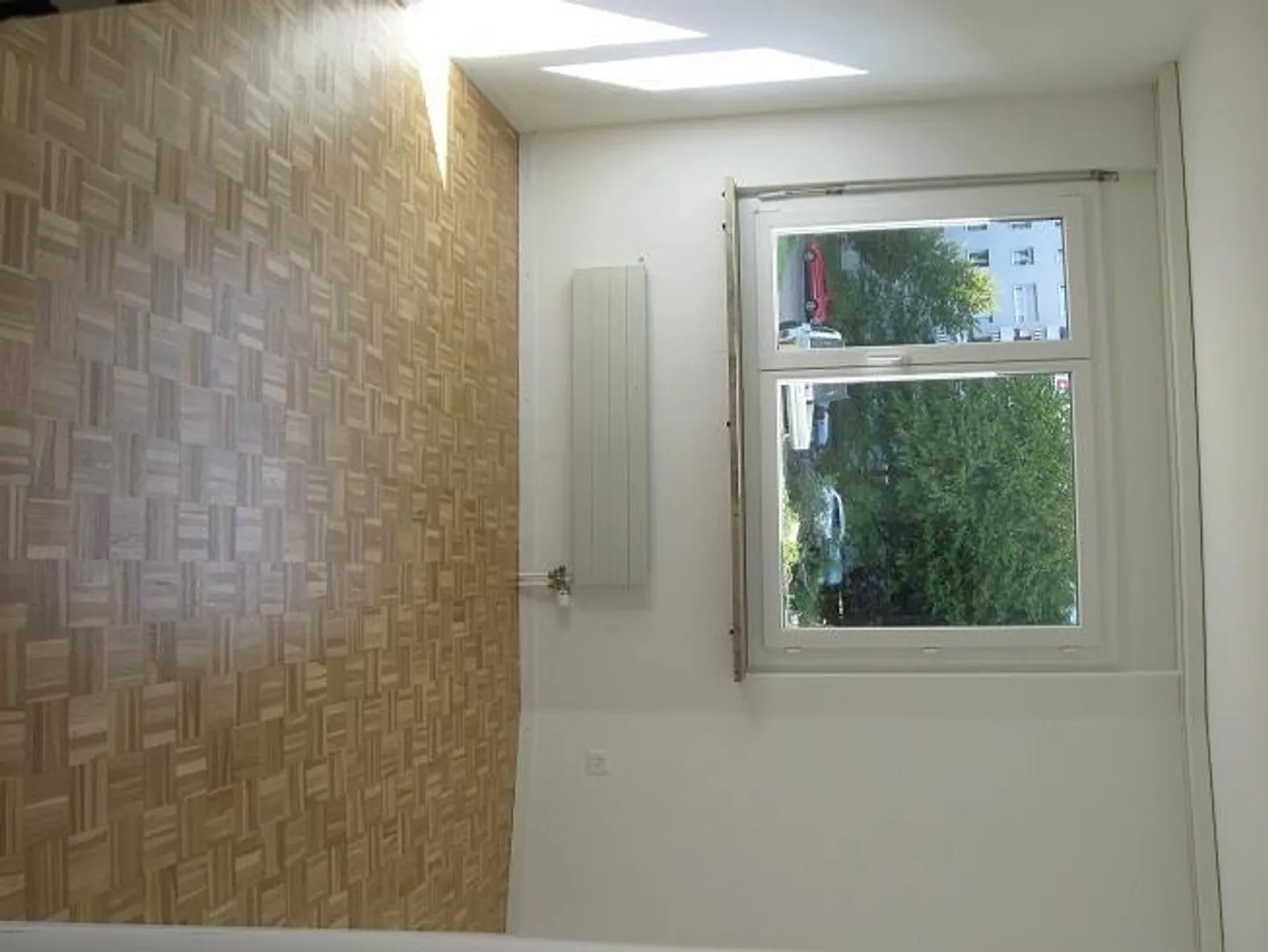 Balcone con sole serale, cucina moderna aperta sul soggiorno - Foto 2 di 9