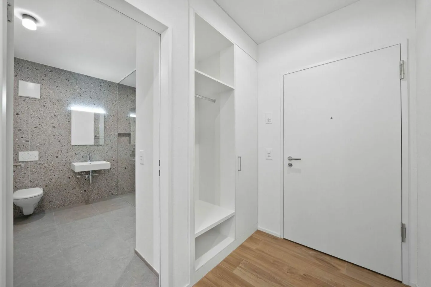 Apartment for rent - Photo 2 of 8