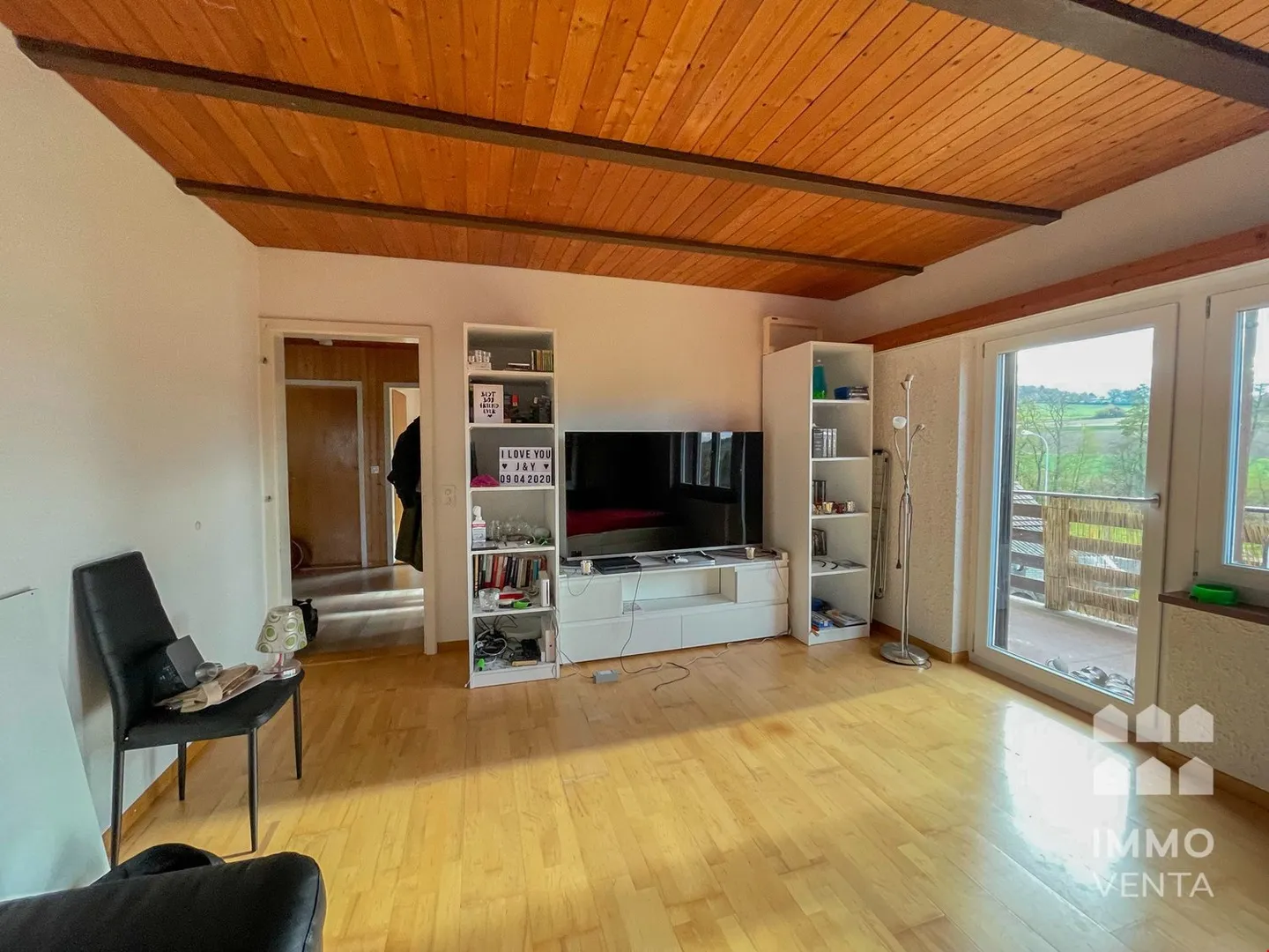 Charmante appartement 4 pièces avec balcon et belle vue à Schnottwil - Photo 4 sur 10