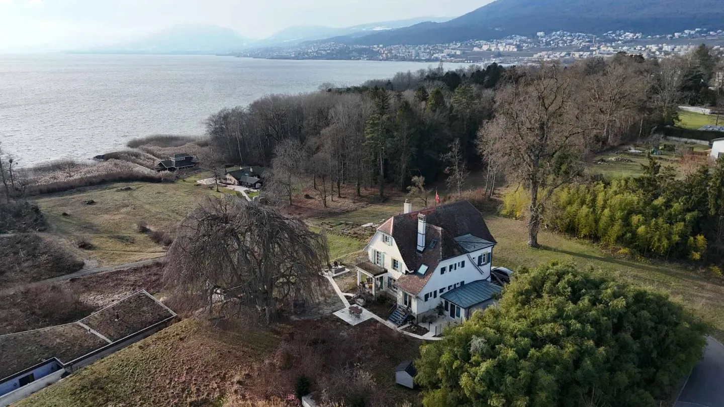 Character residence with direct access to the lake - Photo 12 of 13