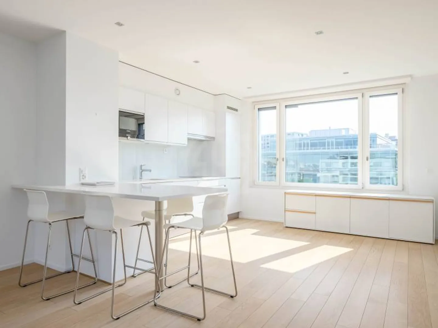 Penthouse in Eaux-Vives - Photo 1 of 10