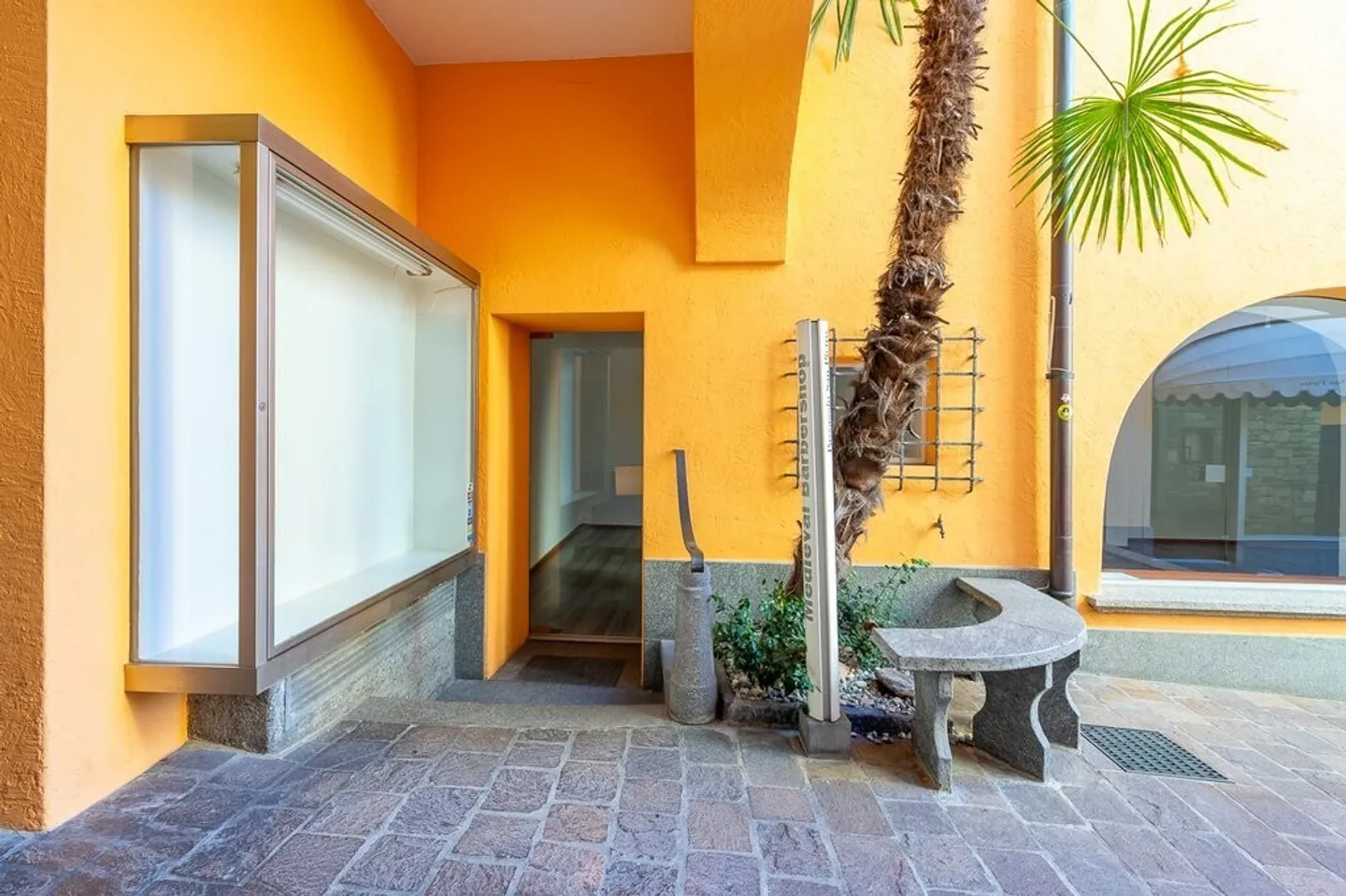 Gewerbliche Räumlichkeiten zu vermieten - Zentrum Ascona - Foto 1 von 9
