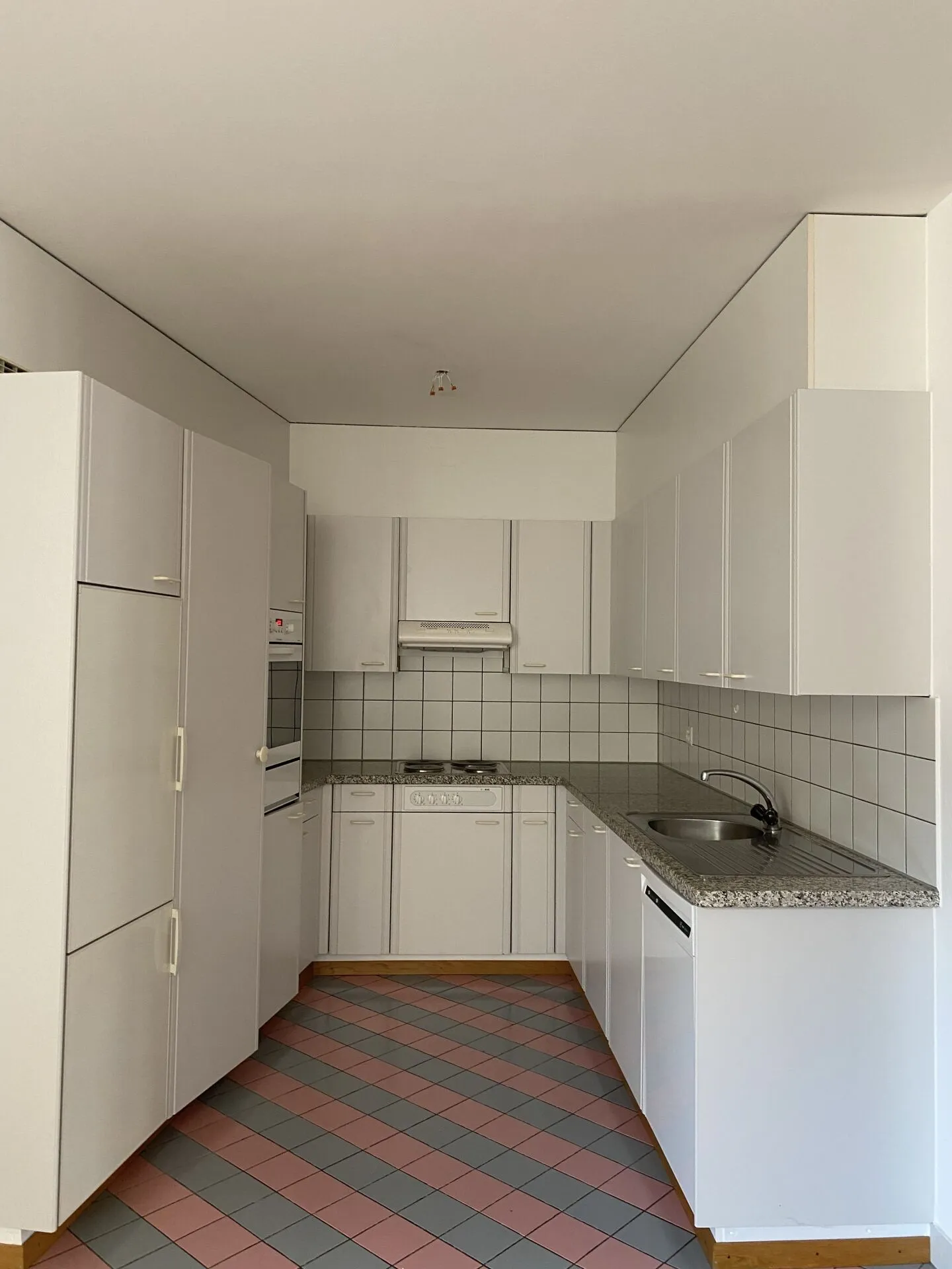 3.5 Room Apartment in the Center at the Foot of Castelgrande - Photo 2 of 7