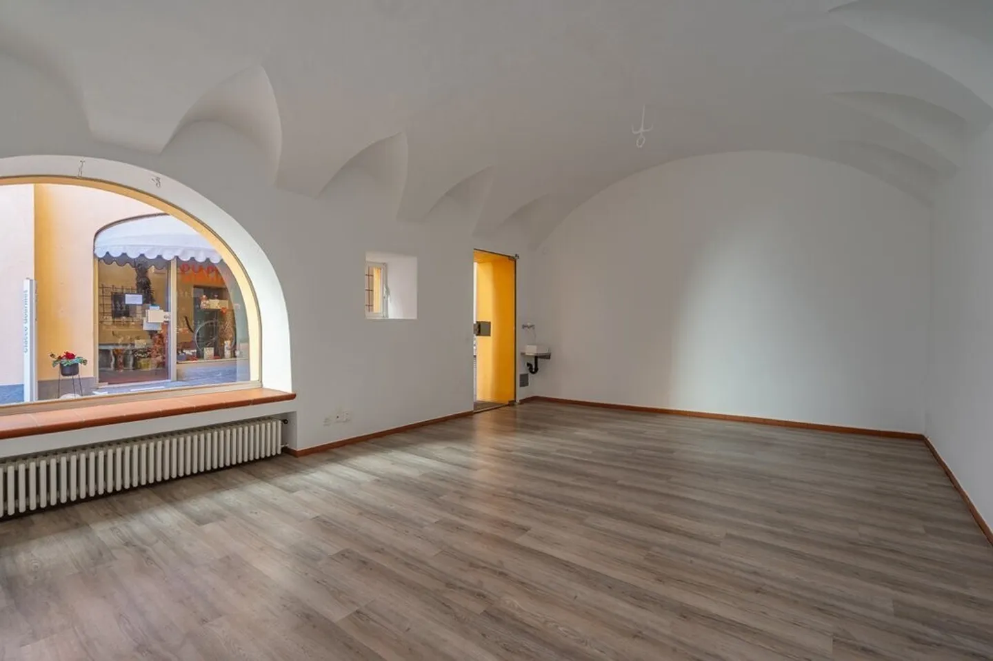 Gewerbliche Räumlichkeiten zu vermieten - Zentrum Ascona - Foto 6 von 9