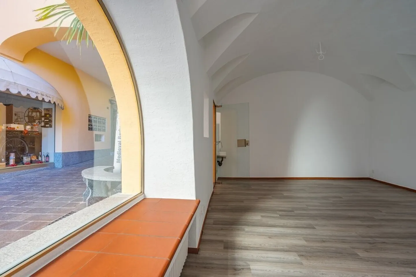 Gewerbliche Räumlichkeiten zu vermieten - Zentrum Ascona - Foto 7 von 9