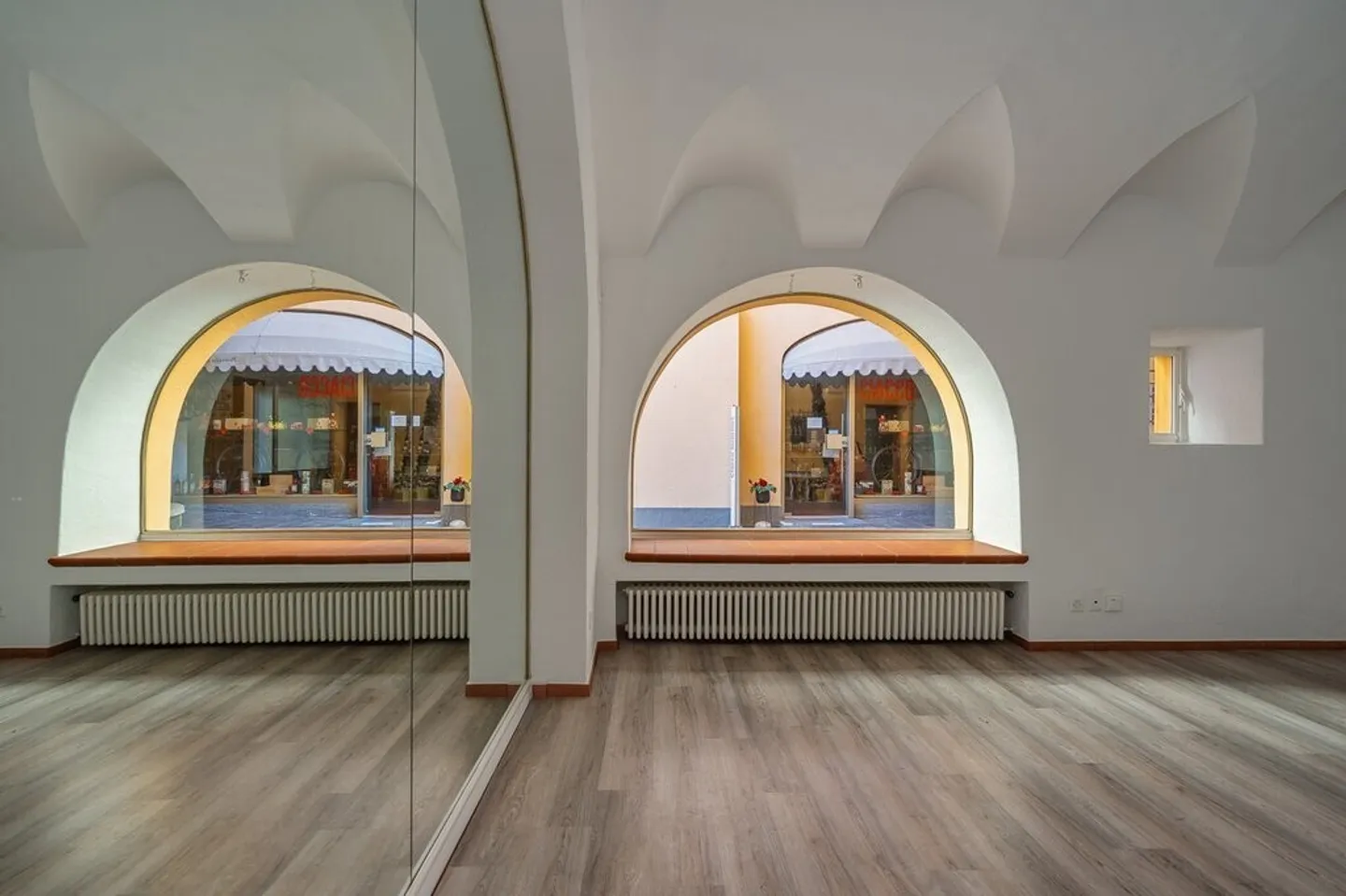 Gewerbliche Räumlichkeiten zu vermieten - Zentrum Ascona - Foto 8 von 9