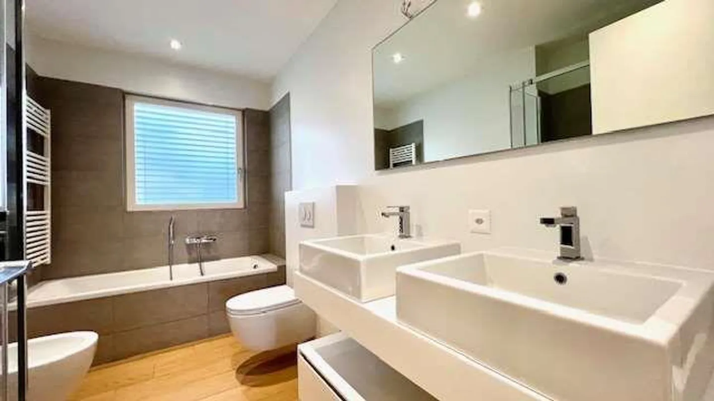 Appartement de haute qualité dans le quartier central - Photo 9 sur 13