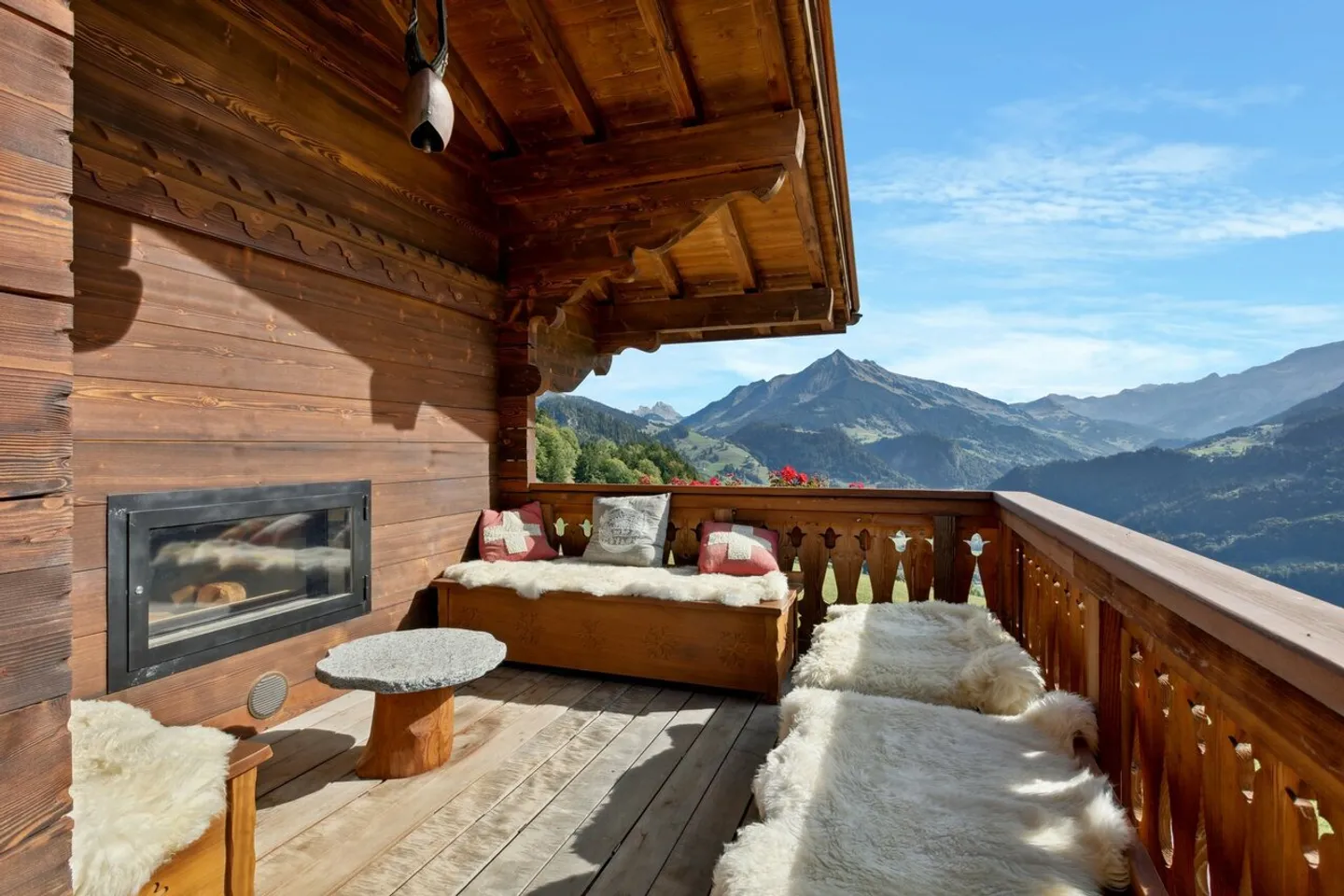 Chalet with home cinema / indoor jacuzzi / panoramic view - Photo 4 of 13