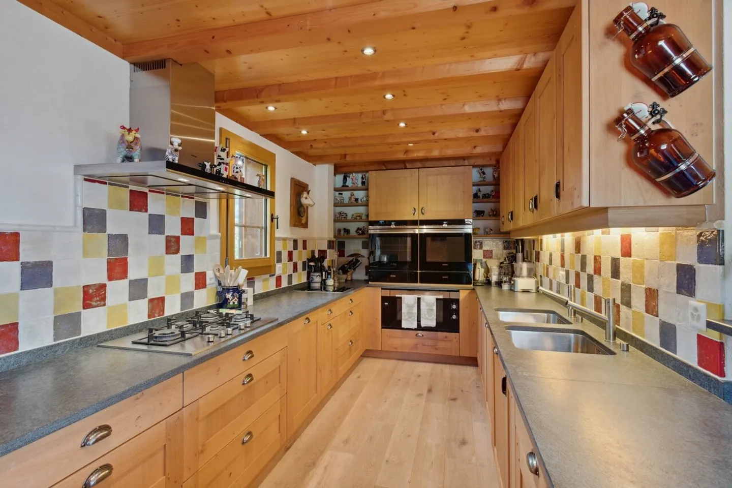 Chalet with home cinema / indoor jacuzzi / panoramic view - Photo 10 of 13