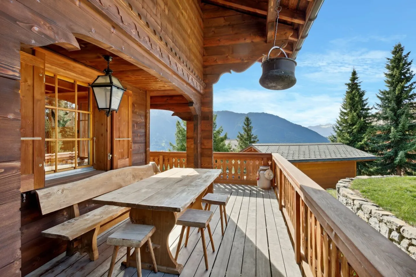 Chalet with home cinema / indoor jacuzzi / panoramic view - Photo 11 of 13