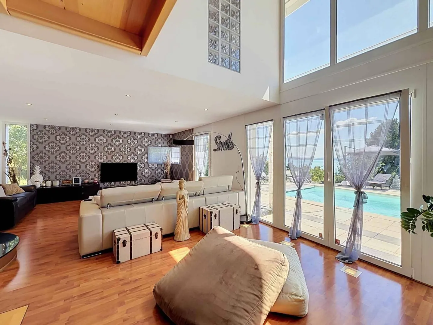 Villa contemporaine avec vue sur le lac - Photo 2 sur 12