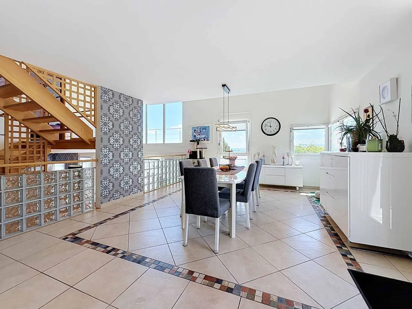 Villa contemporaine avec vue sur le lac - Photo 5 sur 12