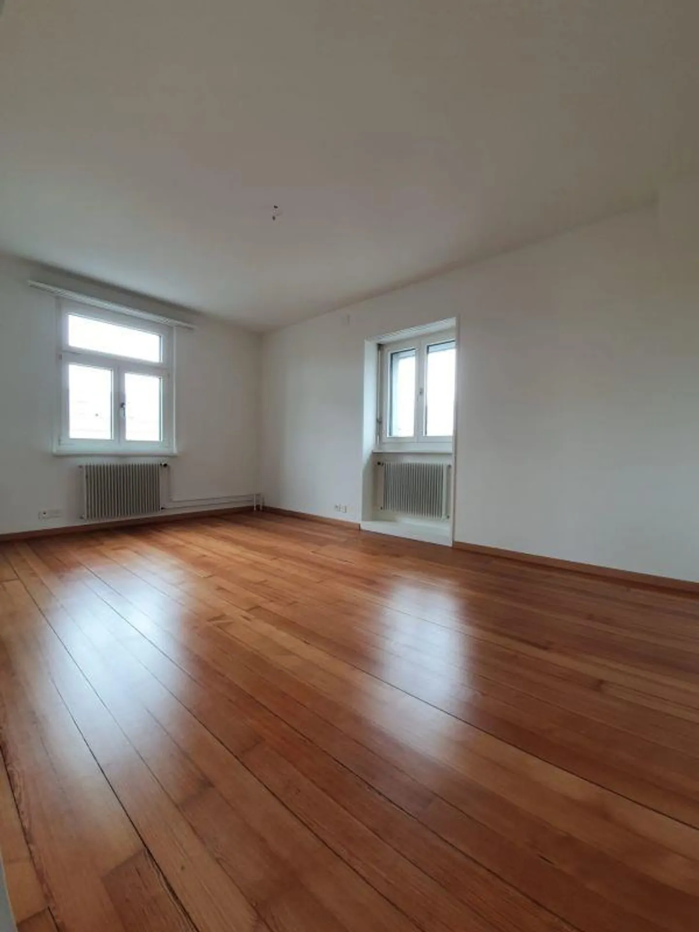 Gemütliche 5.5-Zimmer-Wohnung in Seebach - Foto 2 von 13