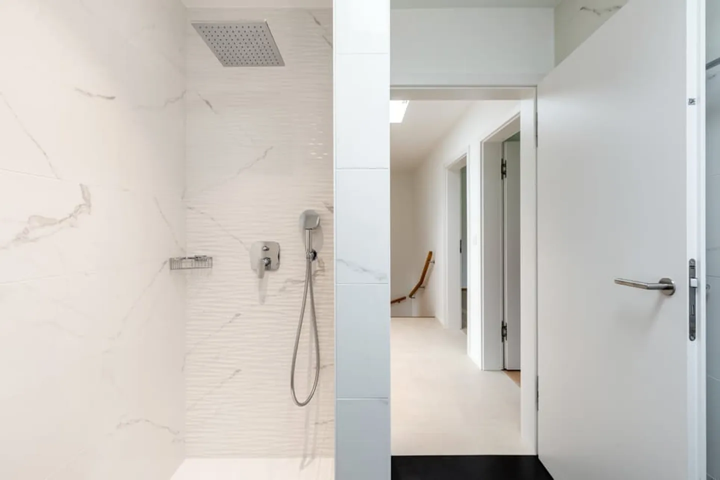 Lugnorre - New 6.5 Room Villa with Panoramic View of Lake Morat - 215 - Photo 10 of 11