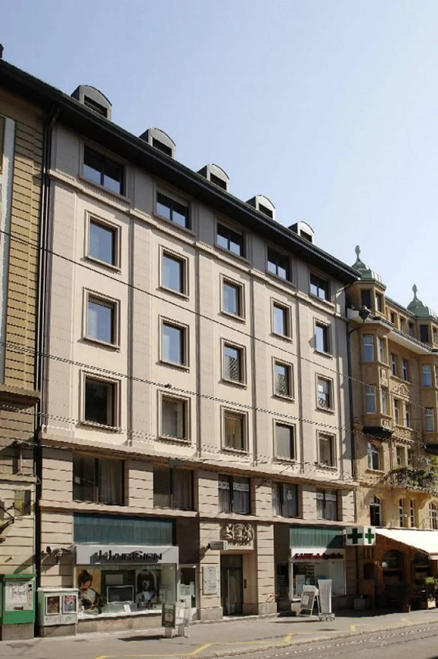 Salon de coiffure moderne au rez-de-chaussée à Schifflände - Photo 9 sur 9