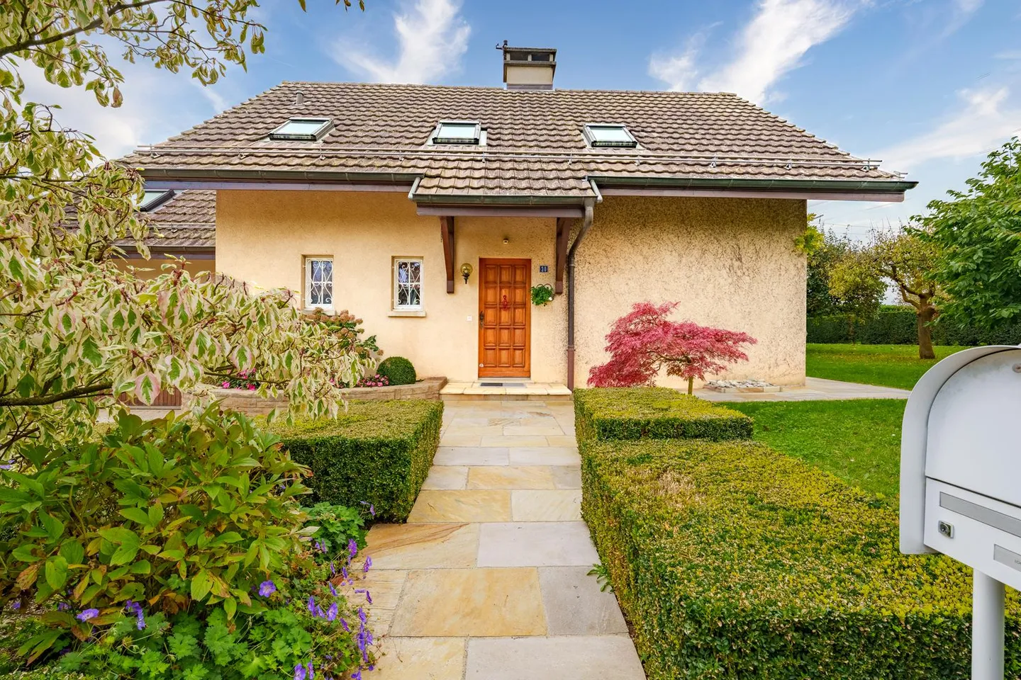 Detached villa in a green environment in Nyon - Photo 1 of 11