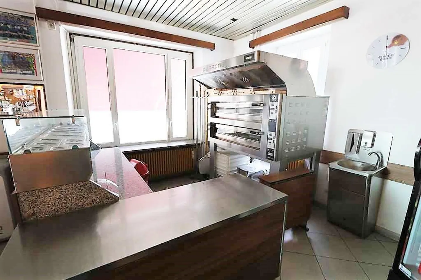 Maison multifamiliale avec bar-restaurant - Photo 1 sur 18