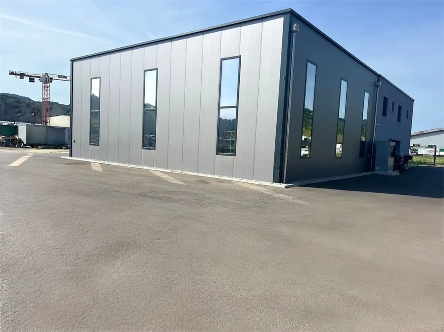 Opportunità di investimento rara a Lucens - Edificio industriale con abitazione - Foto 4 di 5