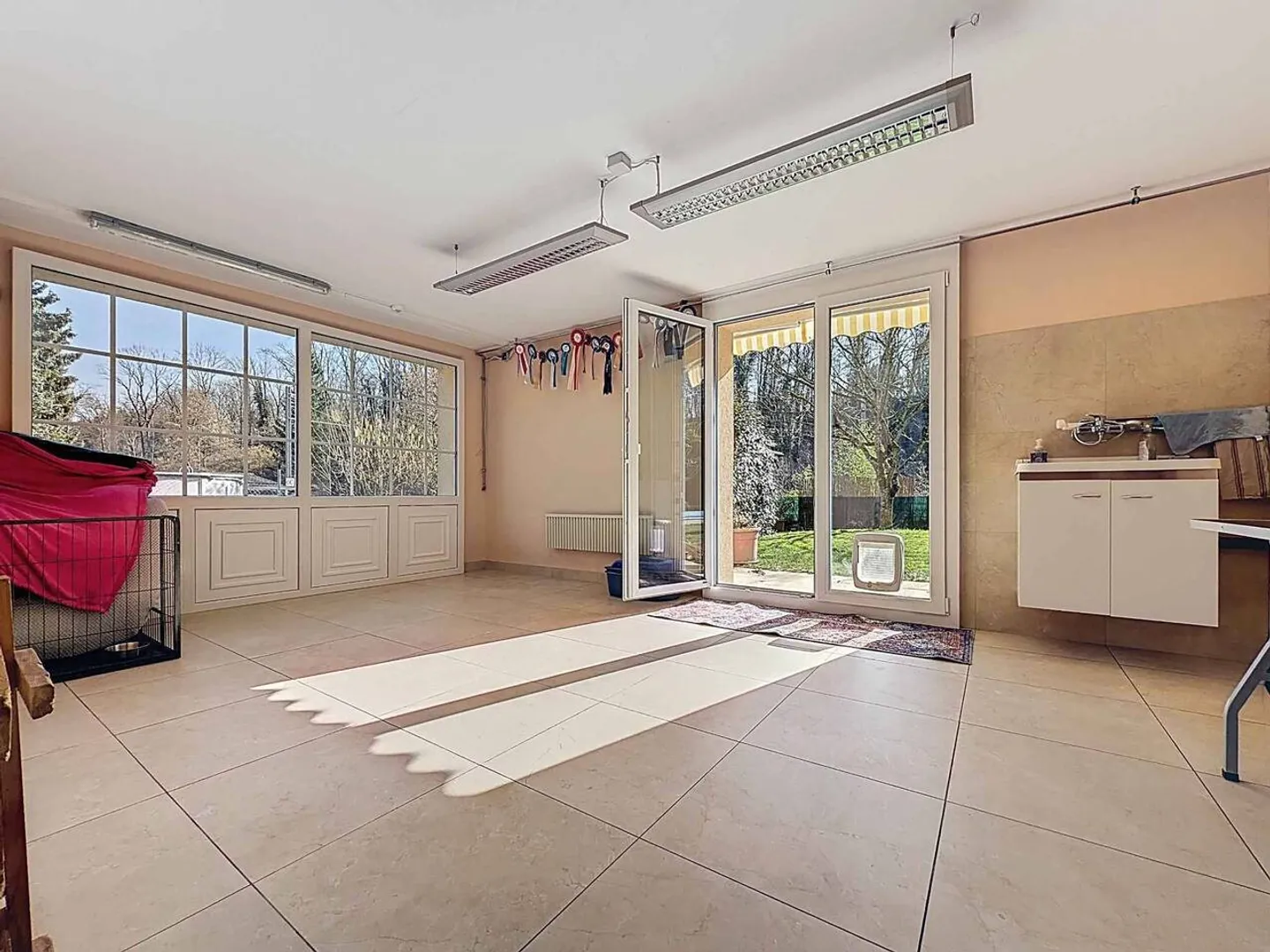 Villa con 8 camere, appartamento separato e piscina all'aperto - Foto 9 di 12