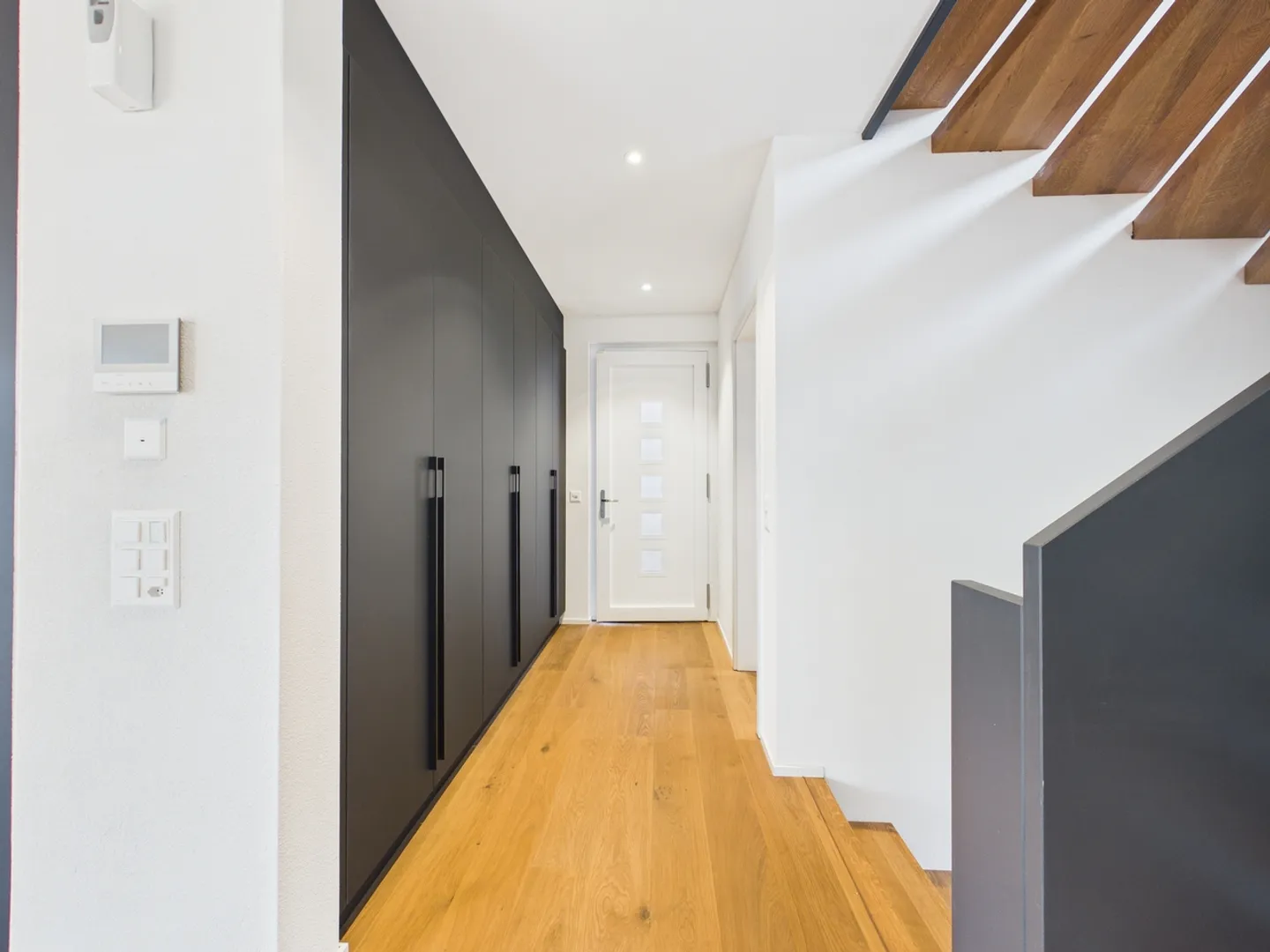 Maison individuelle moderne de 5,5 pièces avec garantie - Photo 2 sur 16
