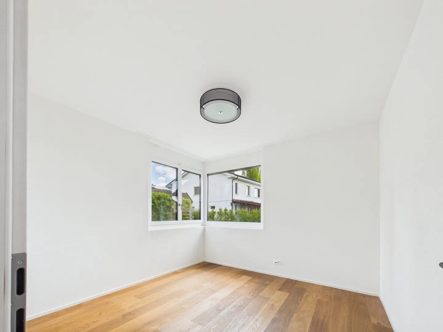 Maison individuelle moderne de 5,5 pièces avec garantie - Photo 9 sur 16